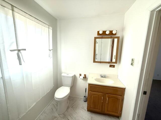Photo 9 — 11916 Euclid Court NE