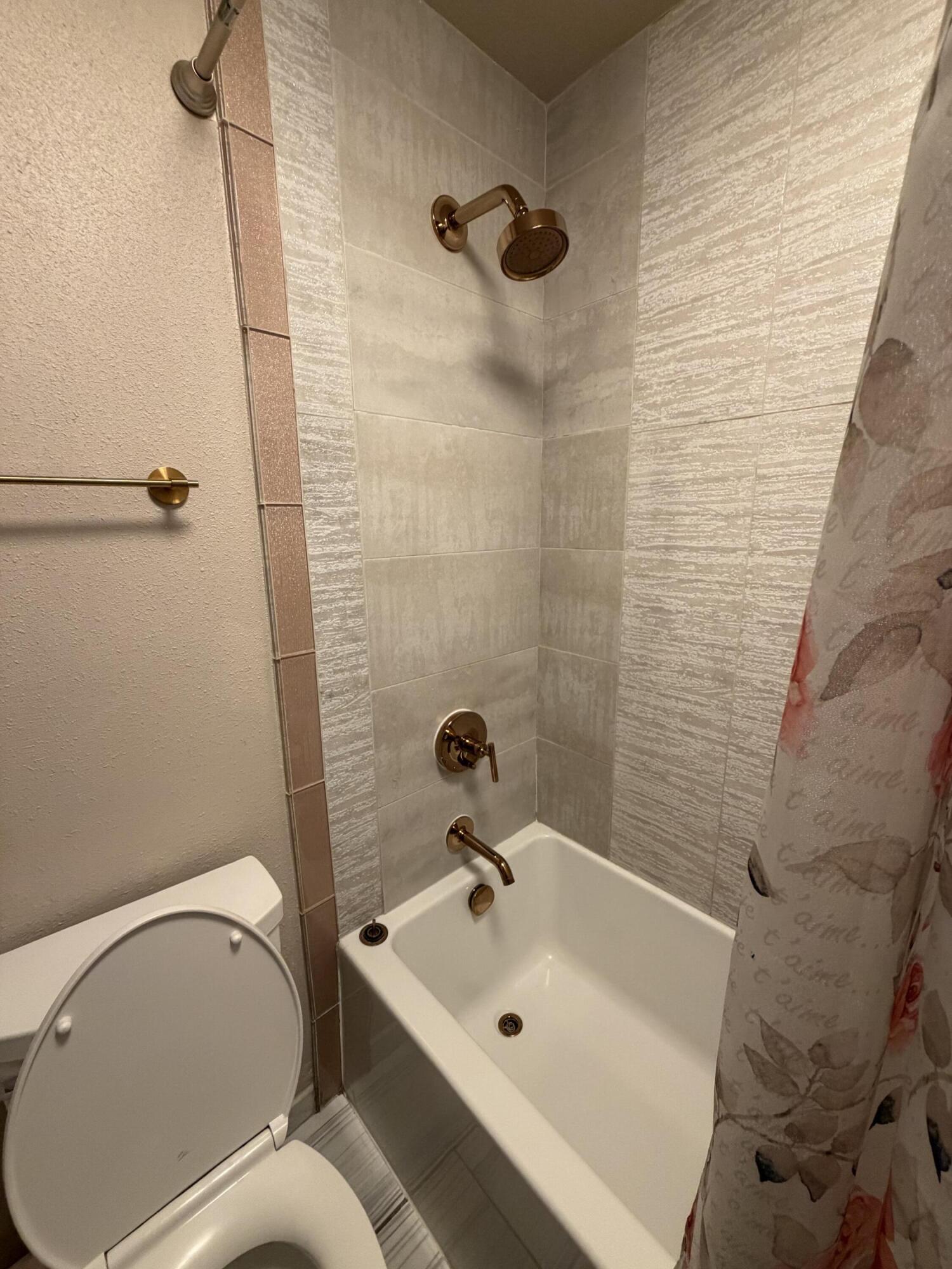 Photo 4 — 5504 Palomino Drive NW