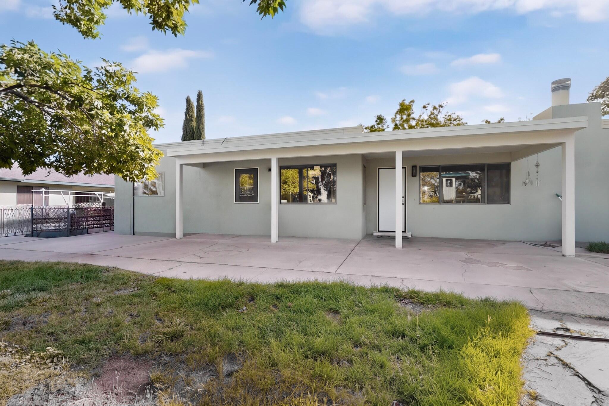 Photo 10 — 5504 Palomino Drive NW