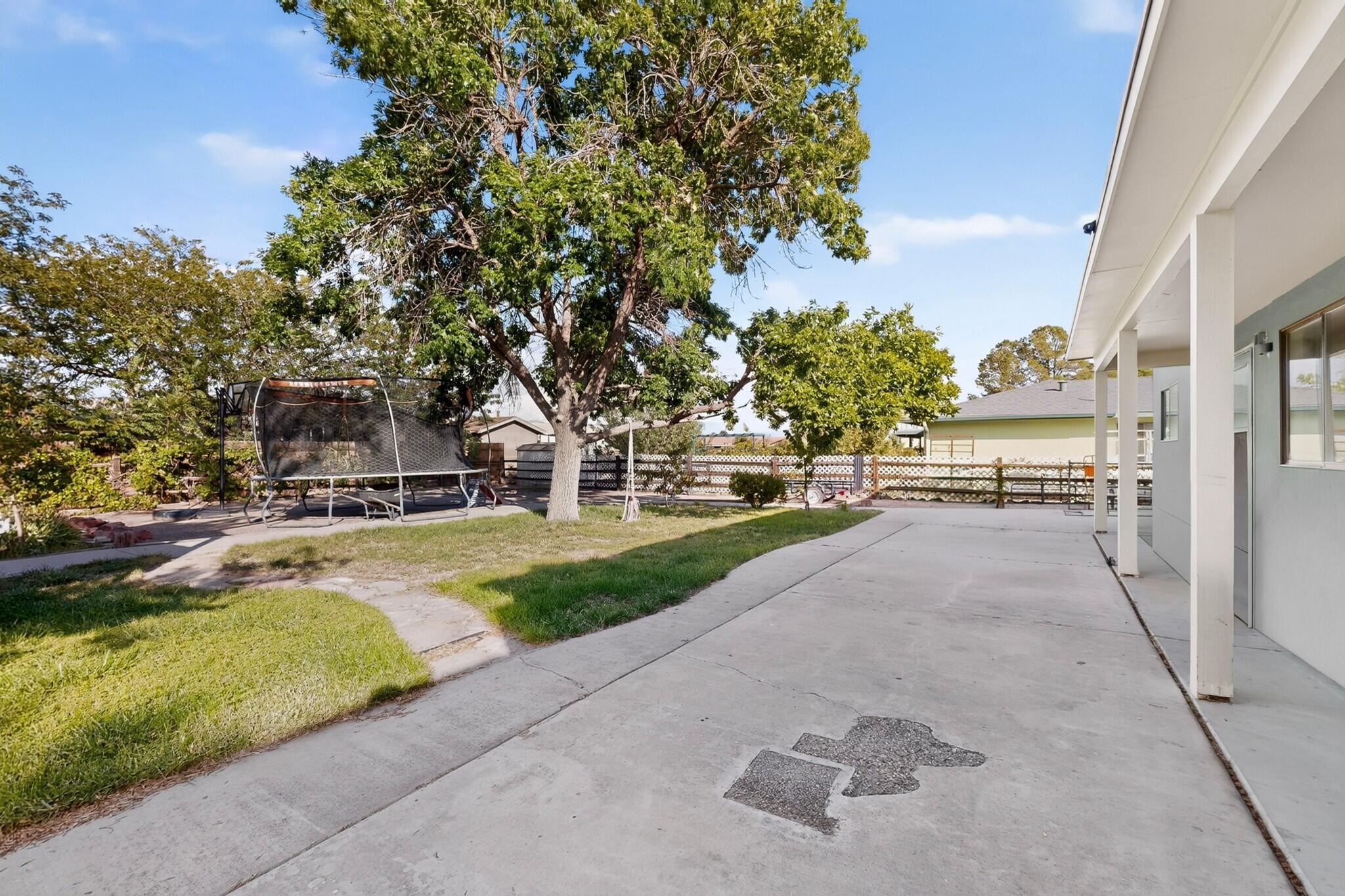 Photo 8 — 5504 Palomino Drive NW
