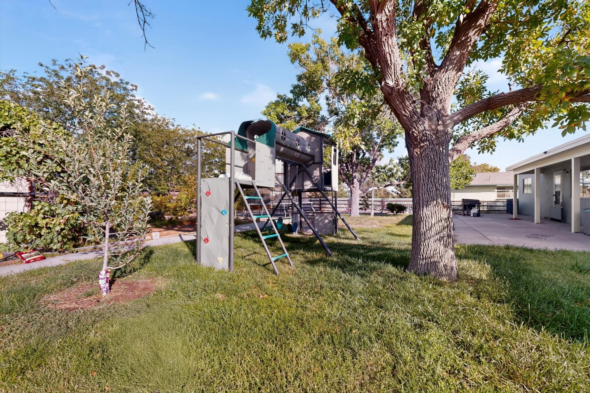 Photo 5 — 5504 Palomino Drive NW
