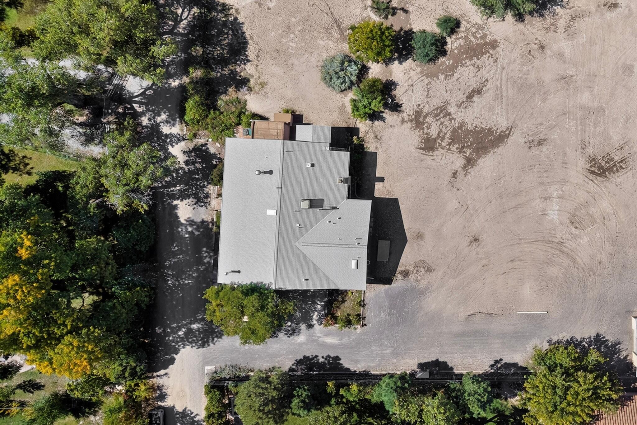 Photo 20 — 8901 Rio Grande Boulevard NW