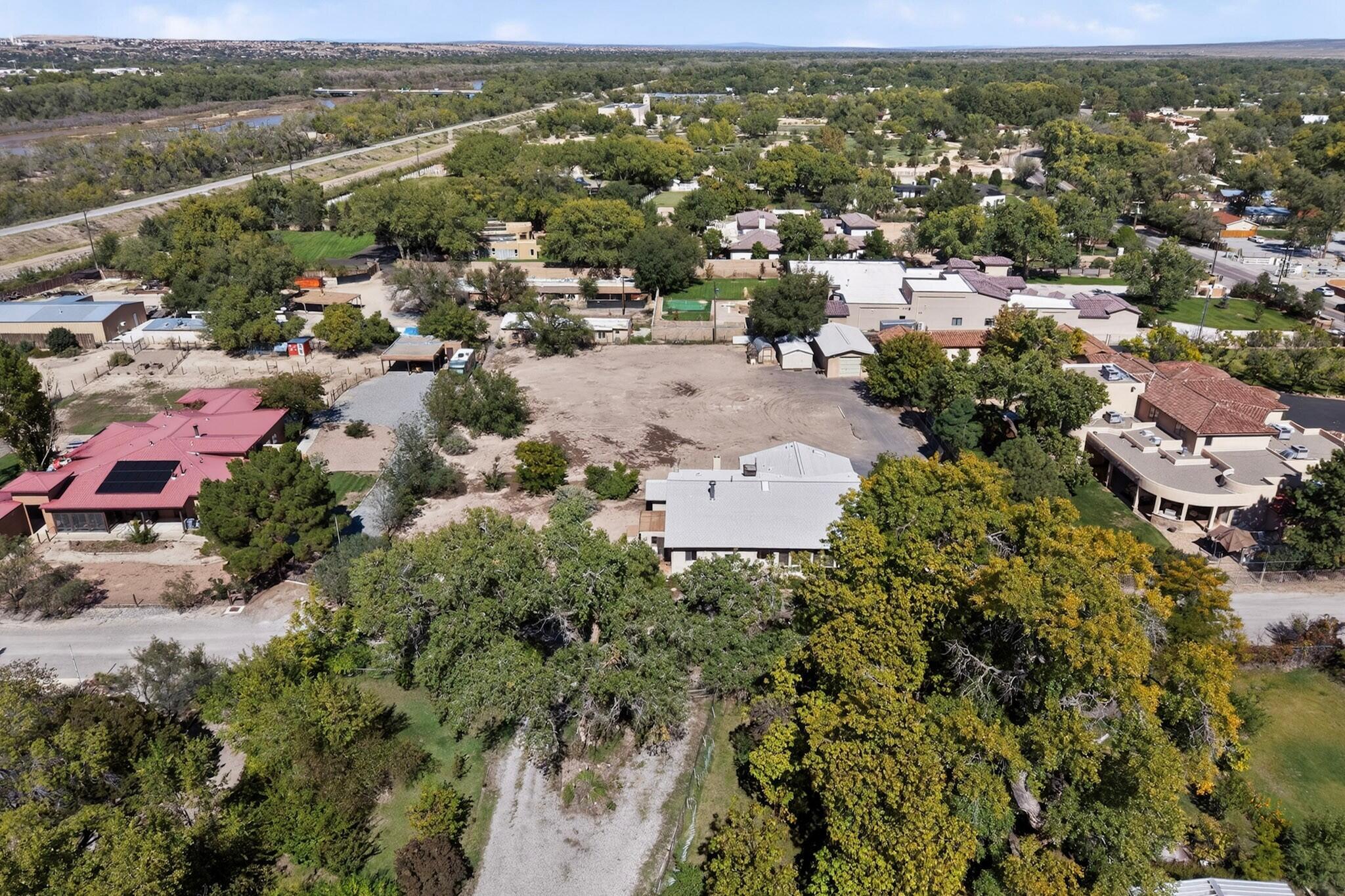 Photo 19 — 8901 Rio Grande Boulevard NW