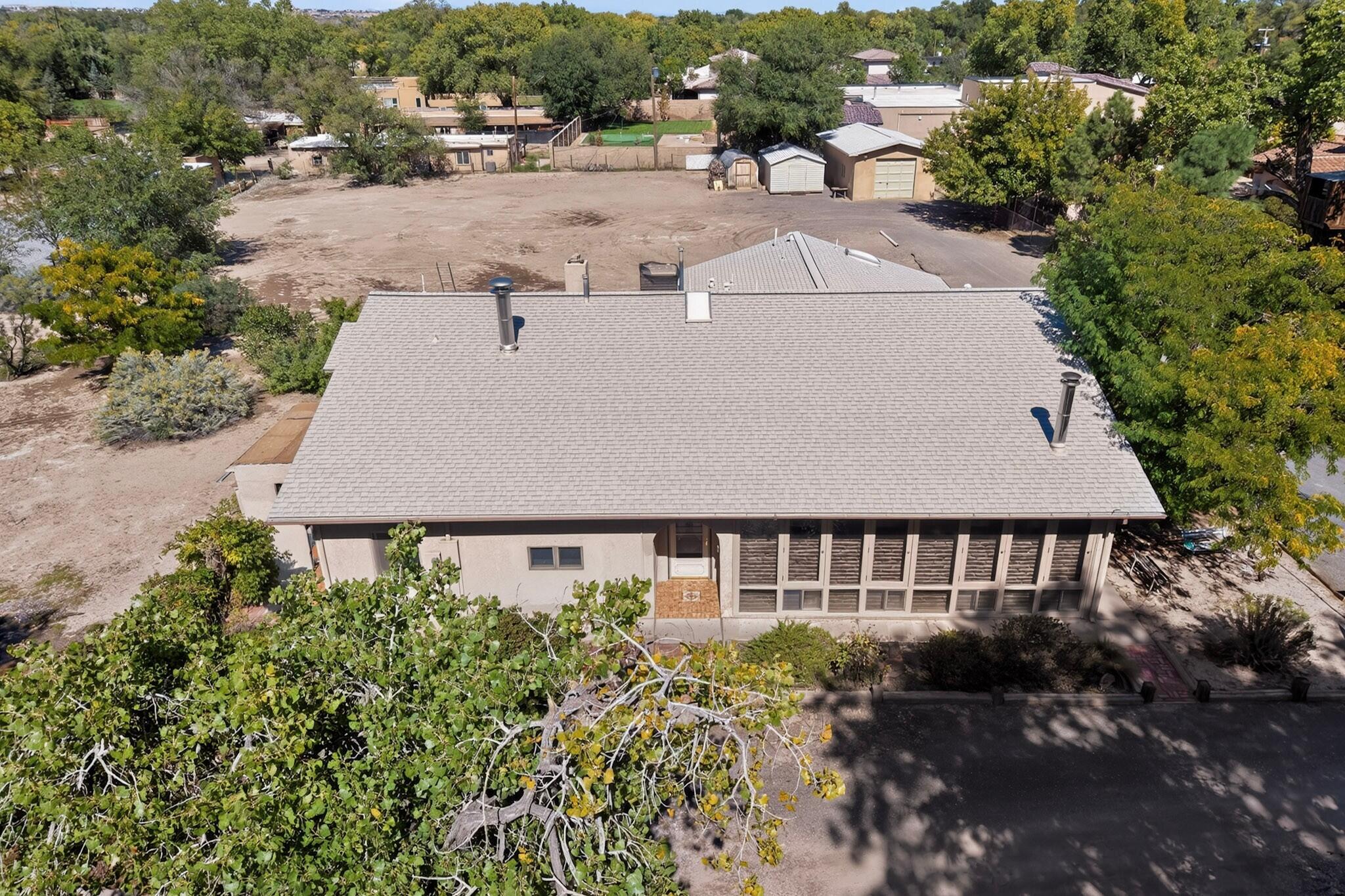 Photo 17 — 8901 Rio Grande Boulevard NW