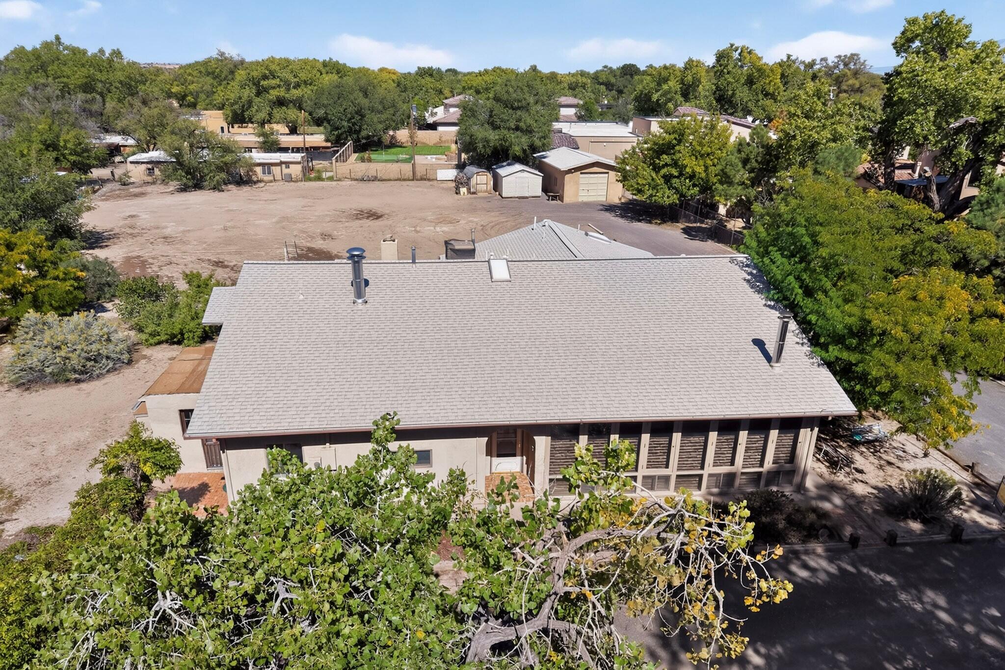 Photo 16 — 8901 Rio Grande Boulevard NW