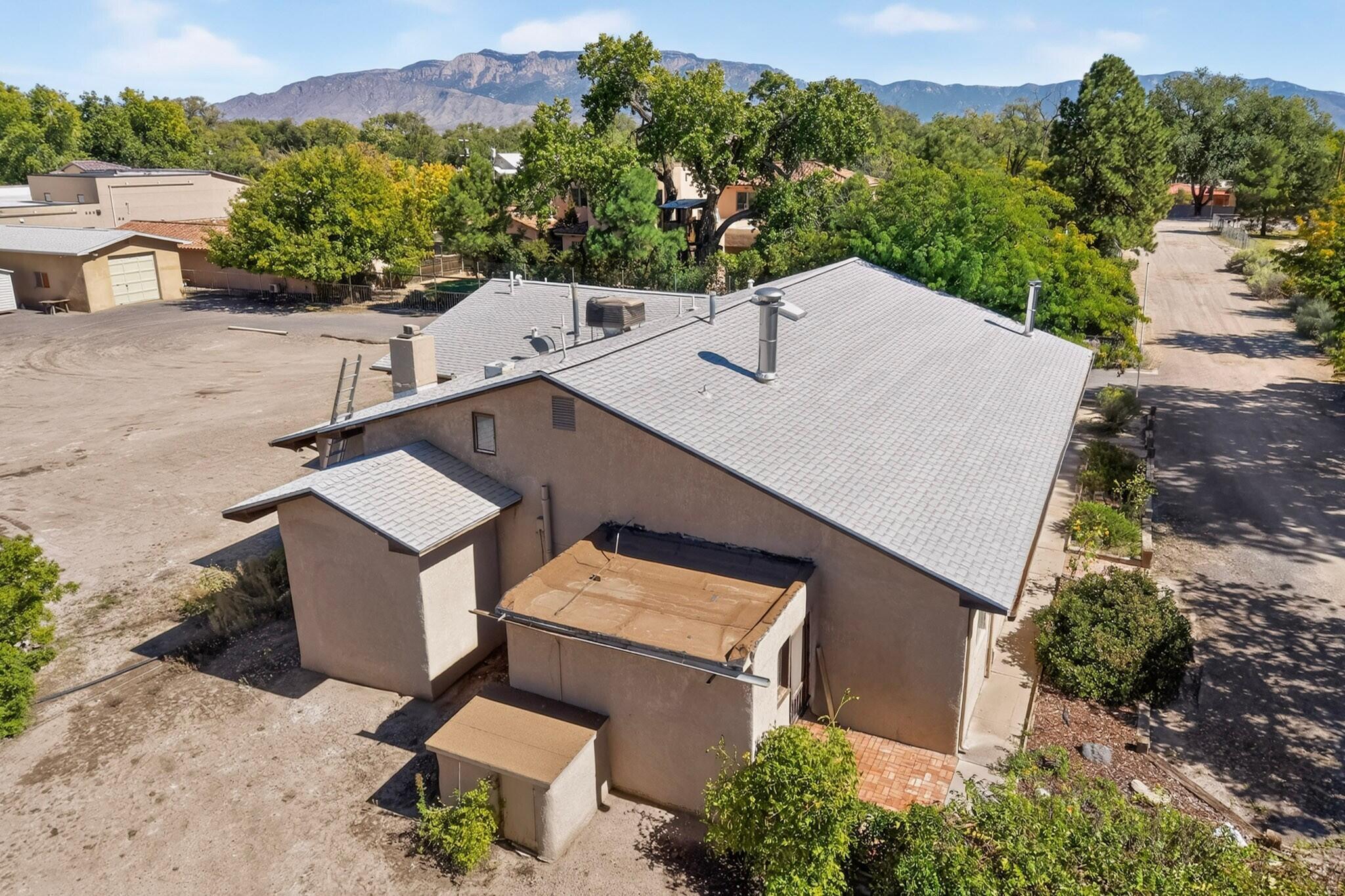 Photo 14 — 8901 Rio Grande Boulevard NW