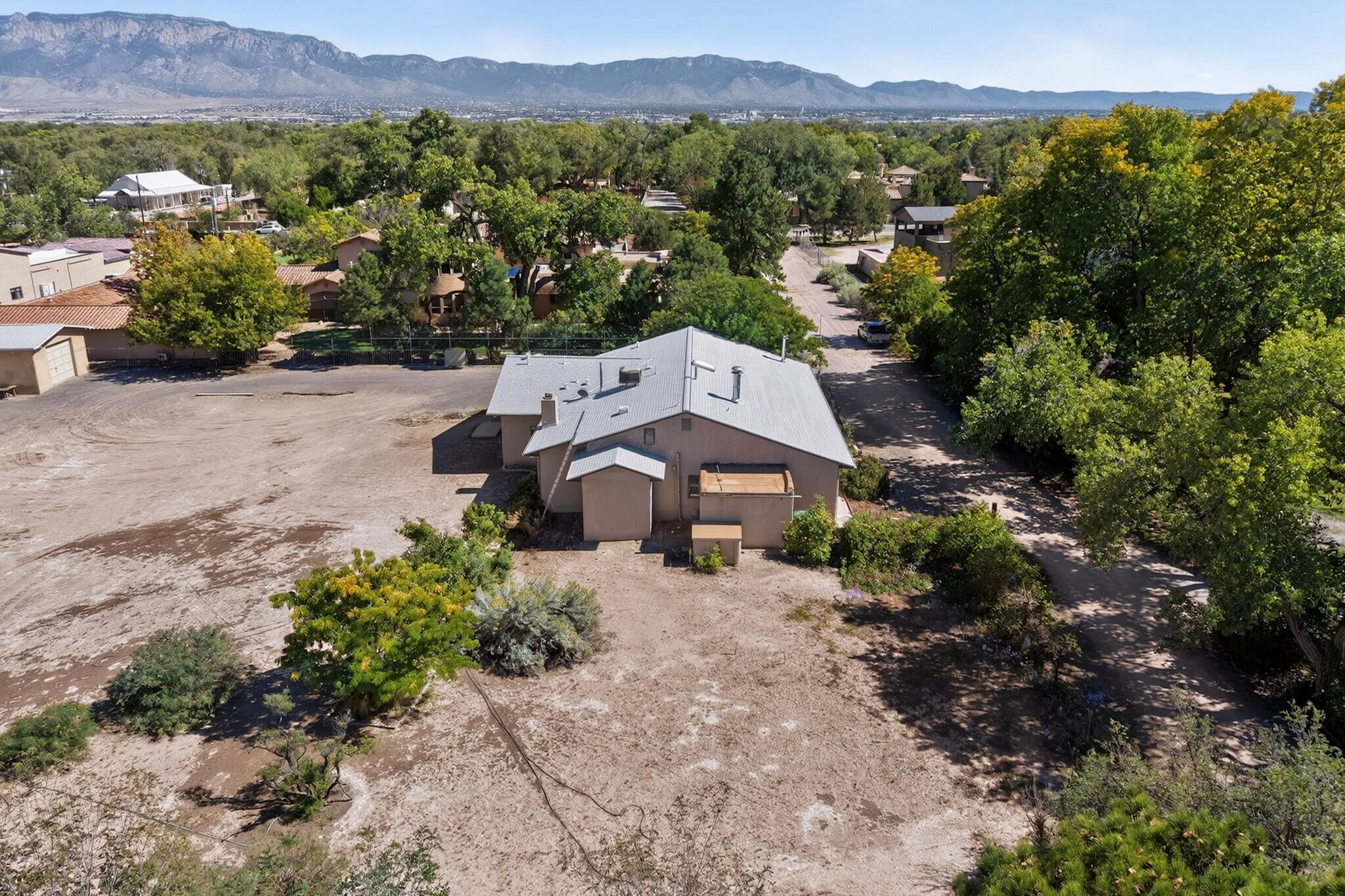 Photo 9 — 8901 Rio Grande Boulevard NW