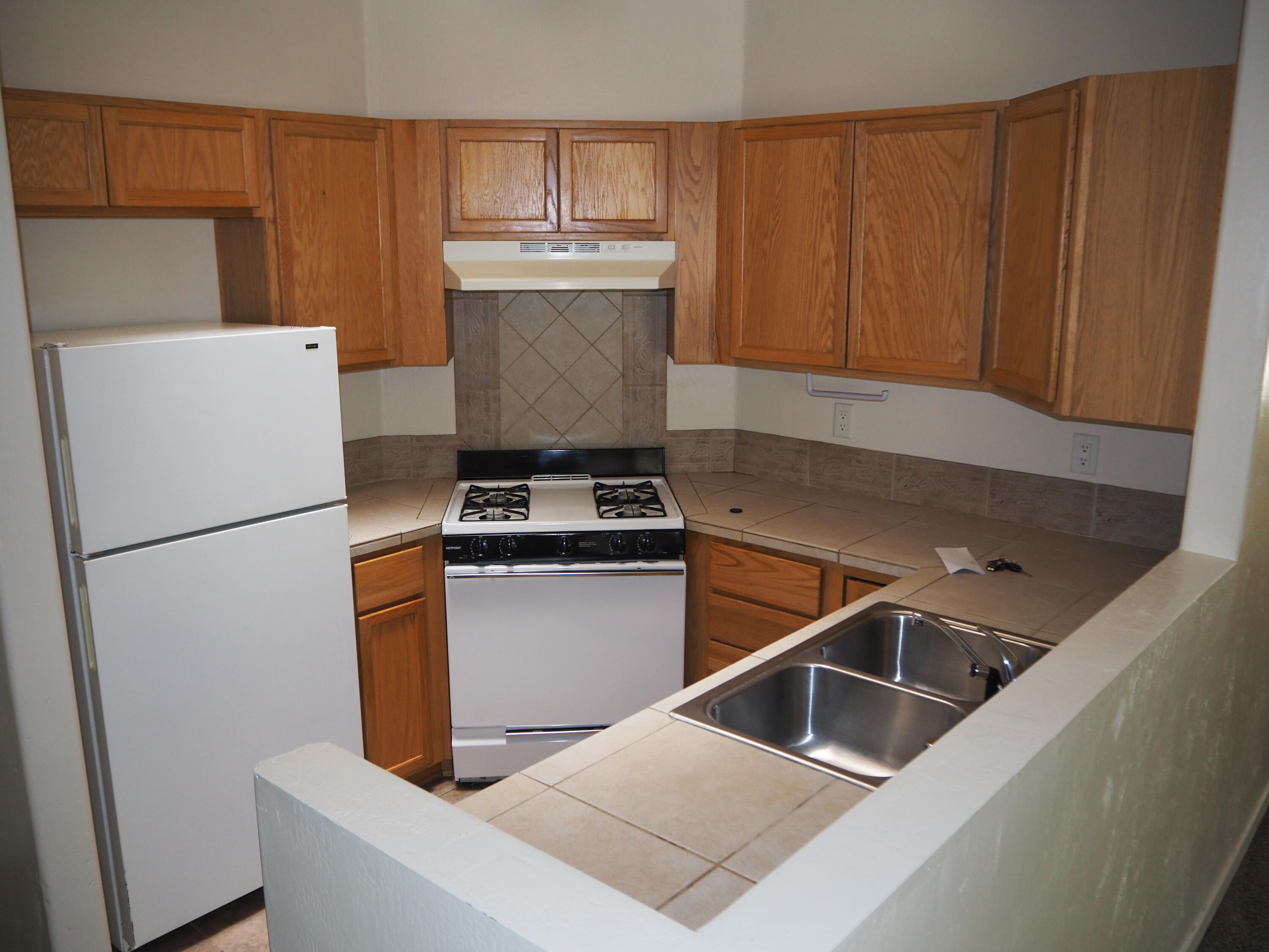 Photo 2 — 3031 W Southern Boulevard SE C