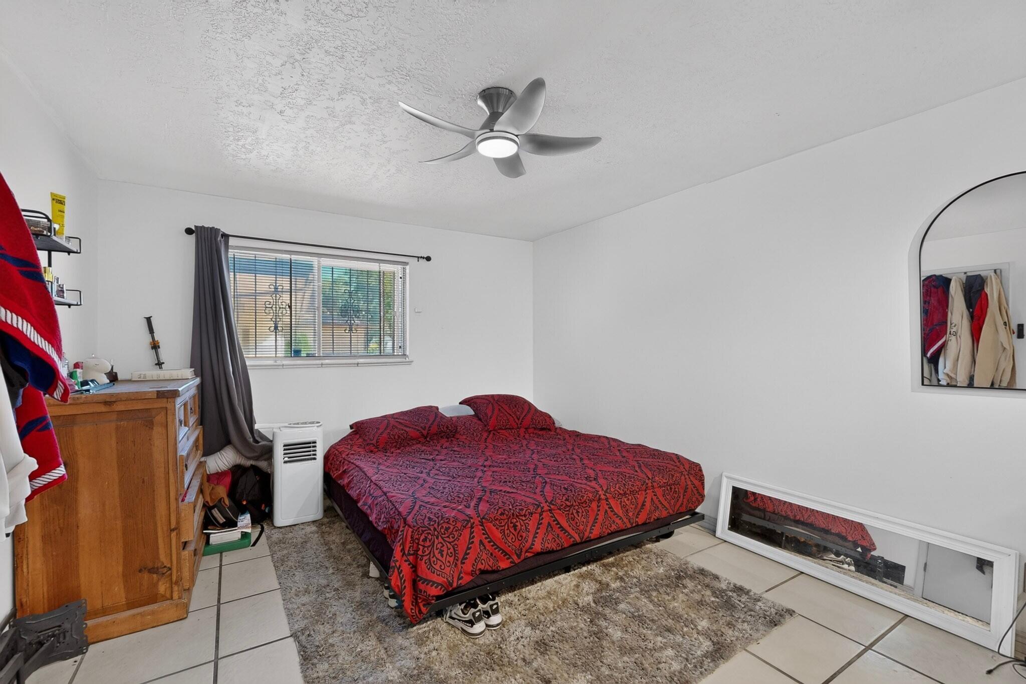 Photo 10 — 1213 San Pablo Street NE