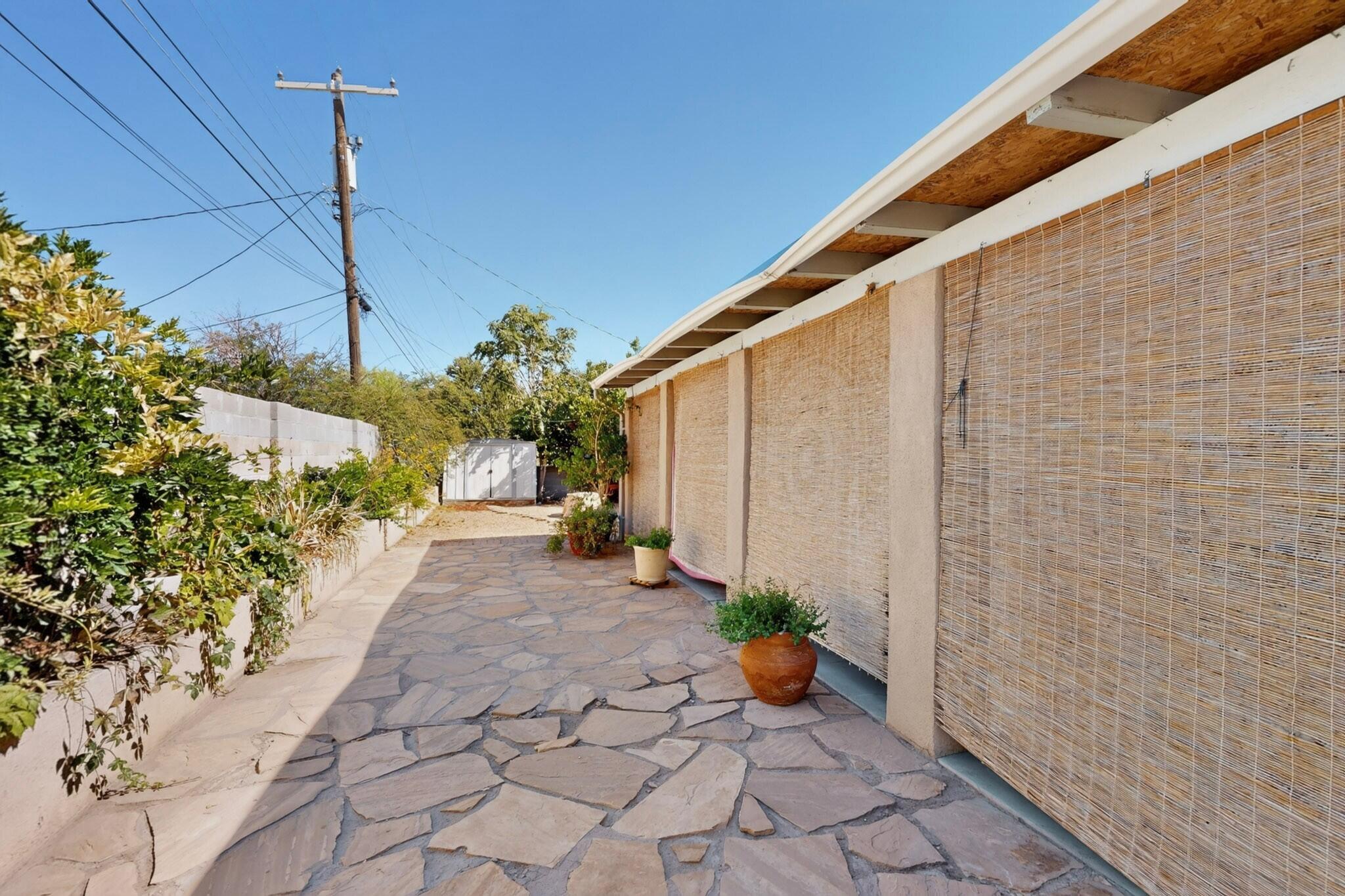 Photo 16 — 1213 San Pablo Street NE