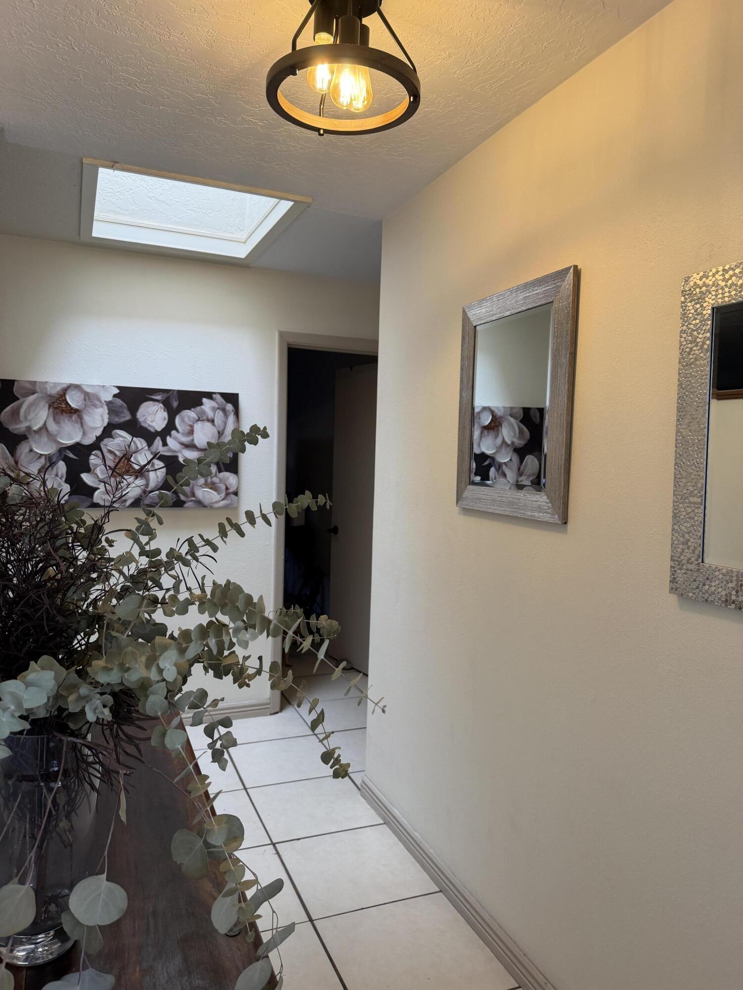 Photo 2 — 1213 San Pablo Street NE