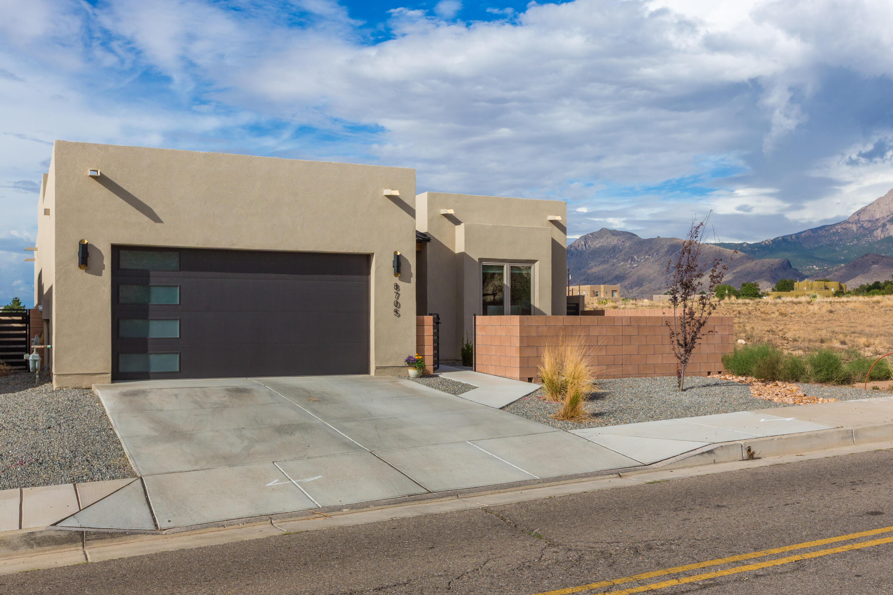 8705 Signal Avenue NE, Albuquerque, NM 87122