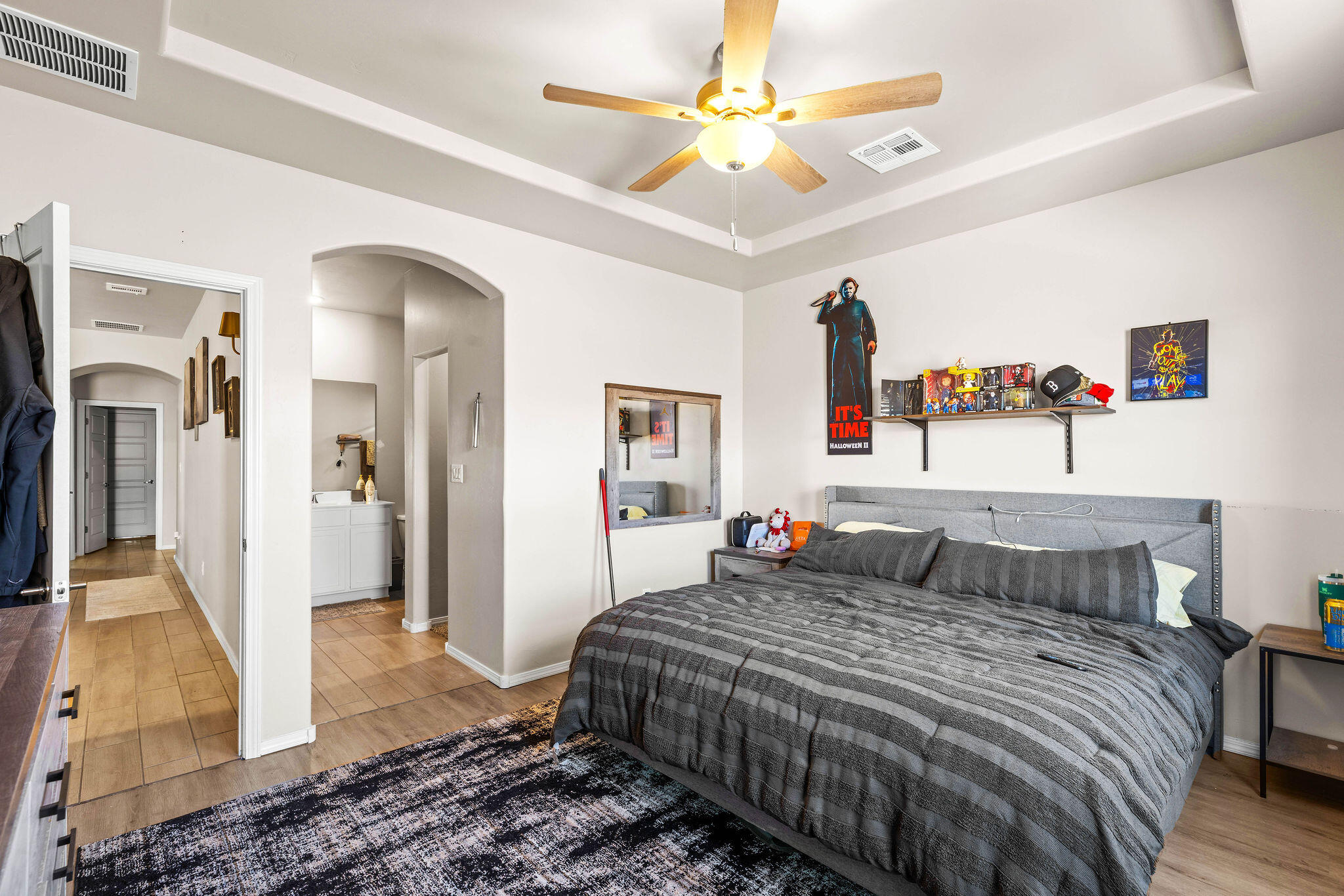 Photo 12 — 2831 Cambridge Avenue NE