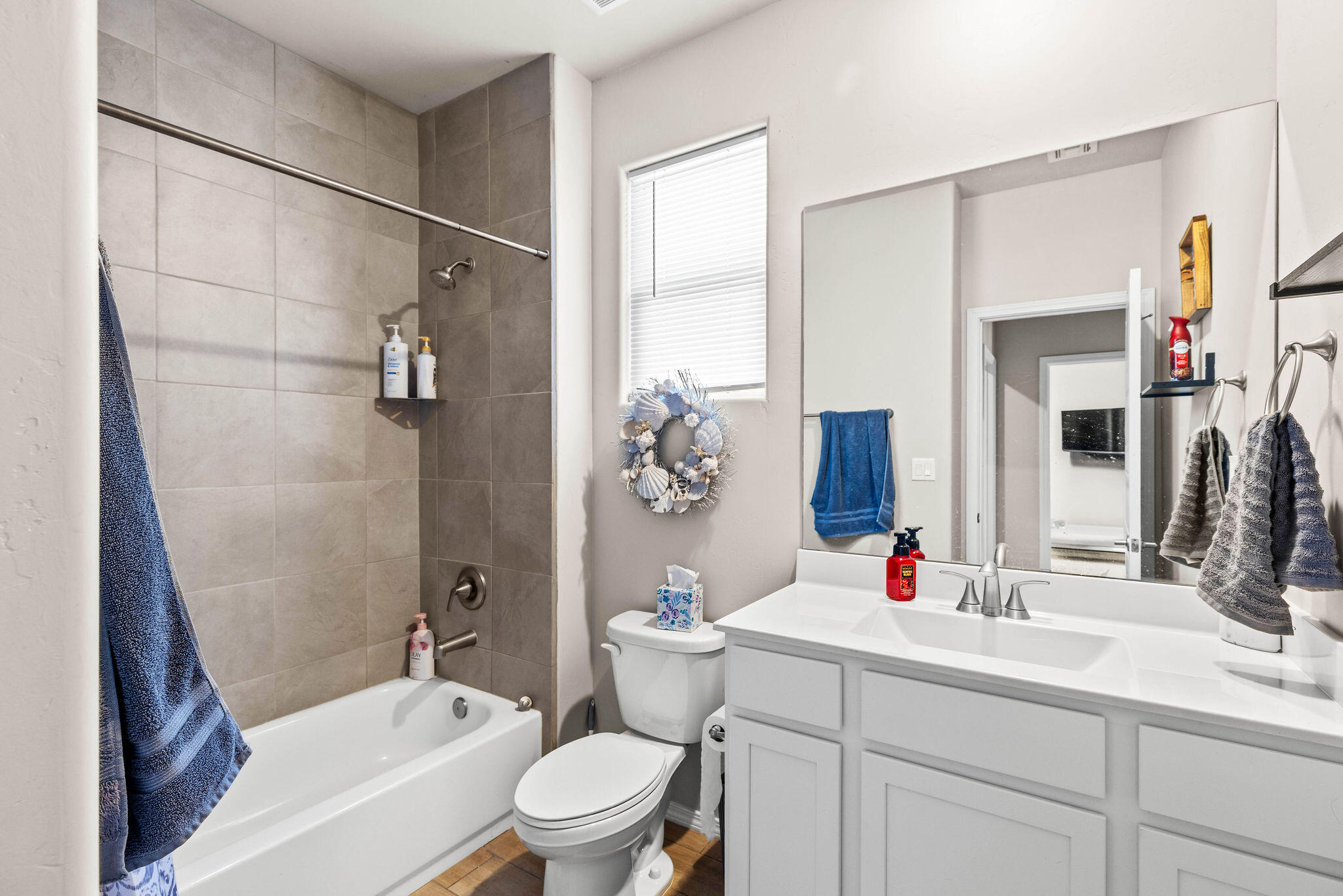 Photo 19 — 2831 Cambridge Avenue NE