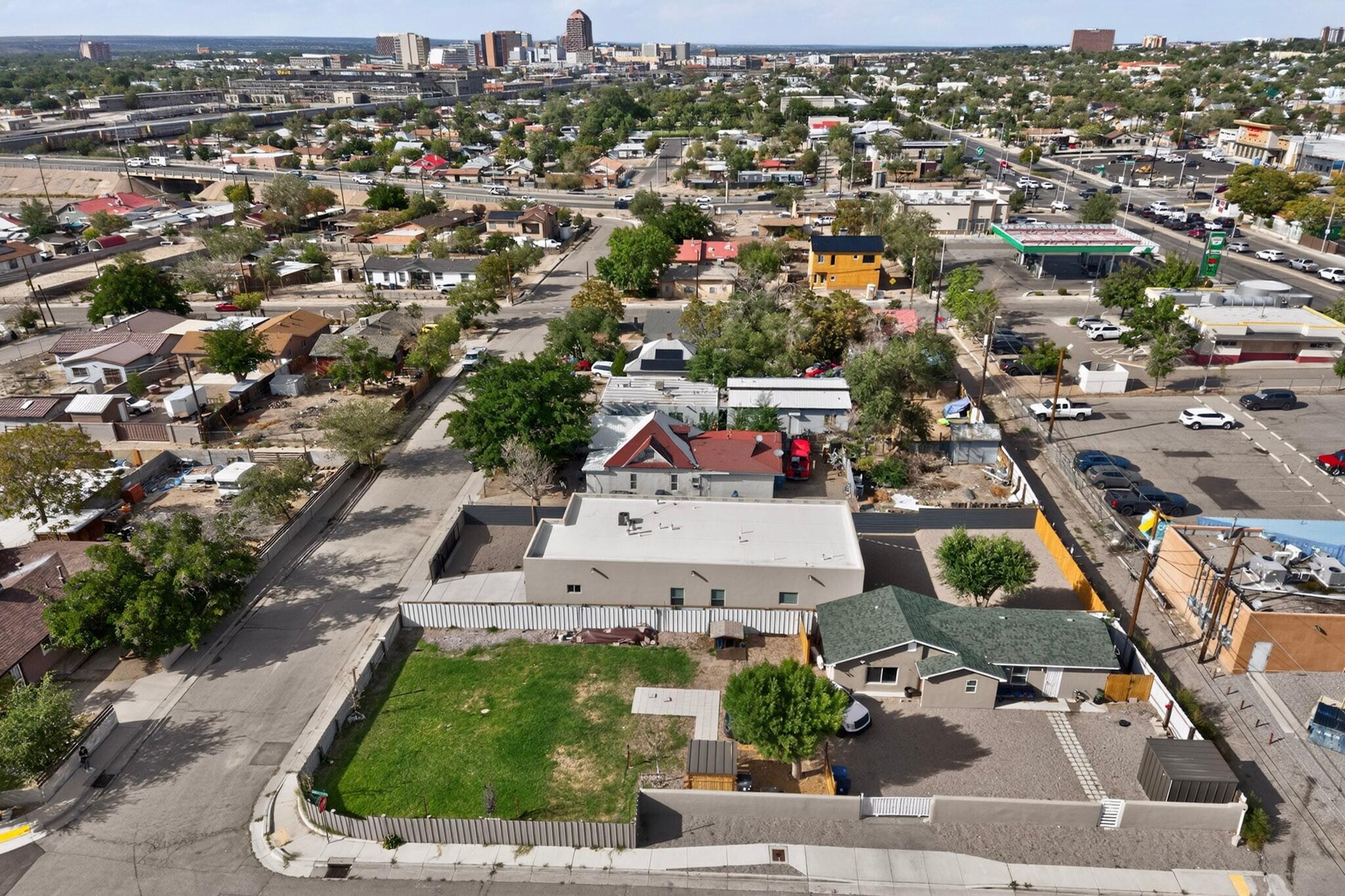 Photo 3 — 1510 John Street SE