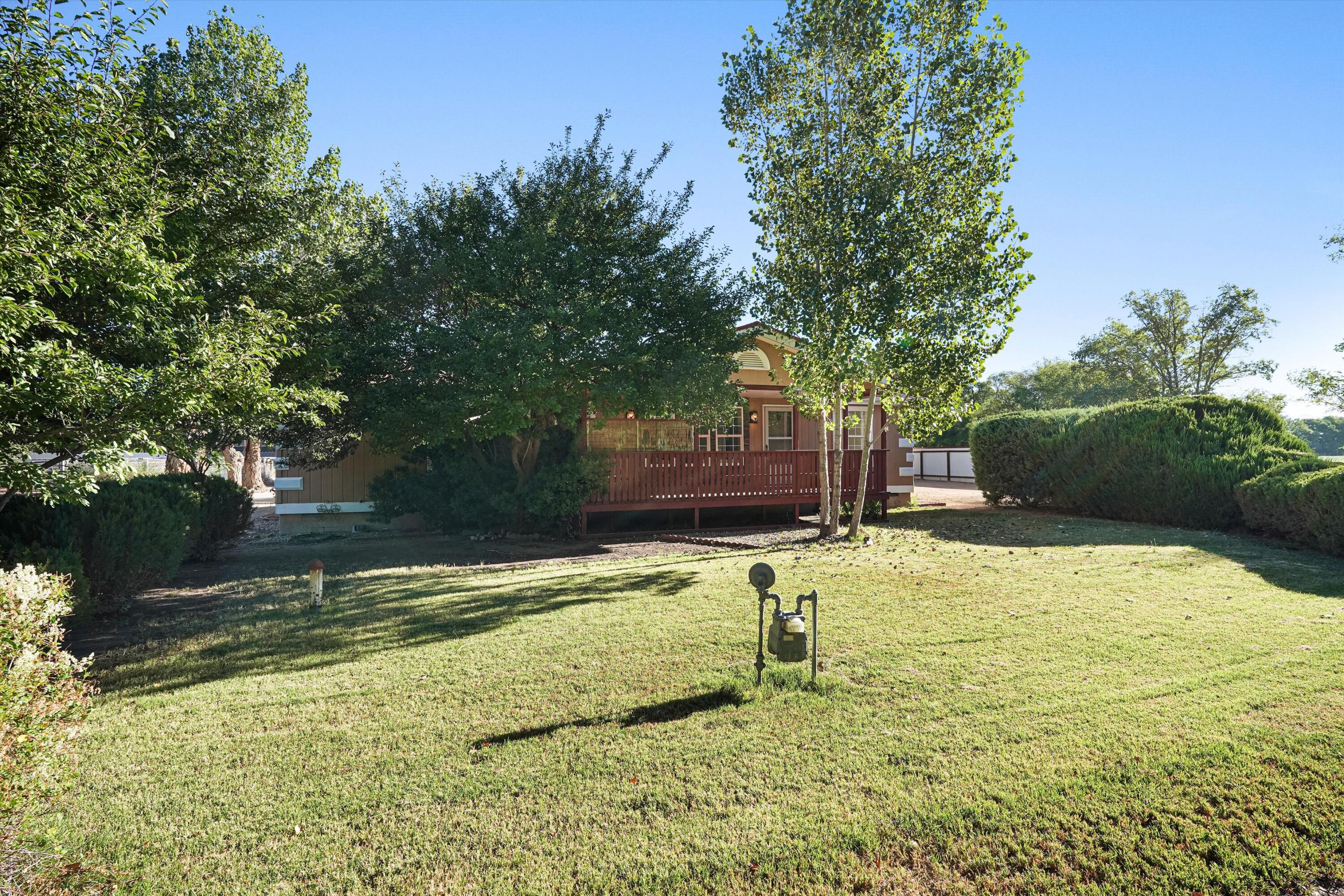 1300 Robyn Place SW, Los Lunas, NM 87031
