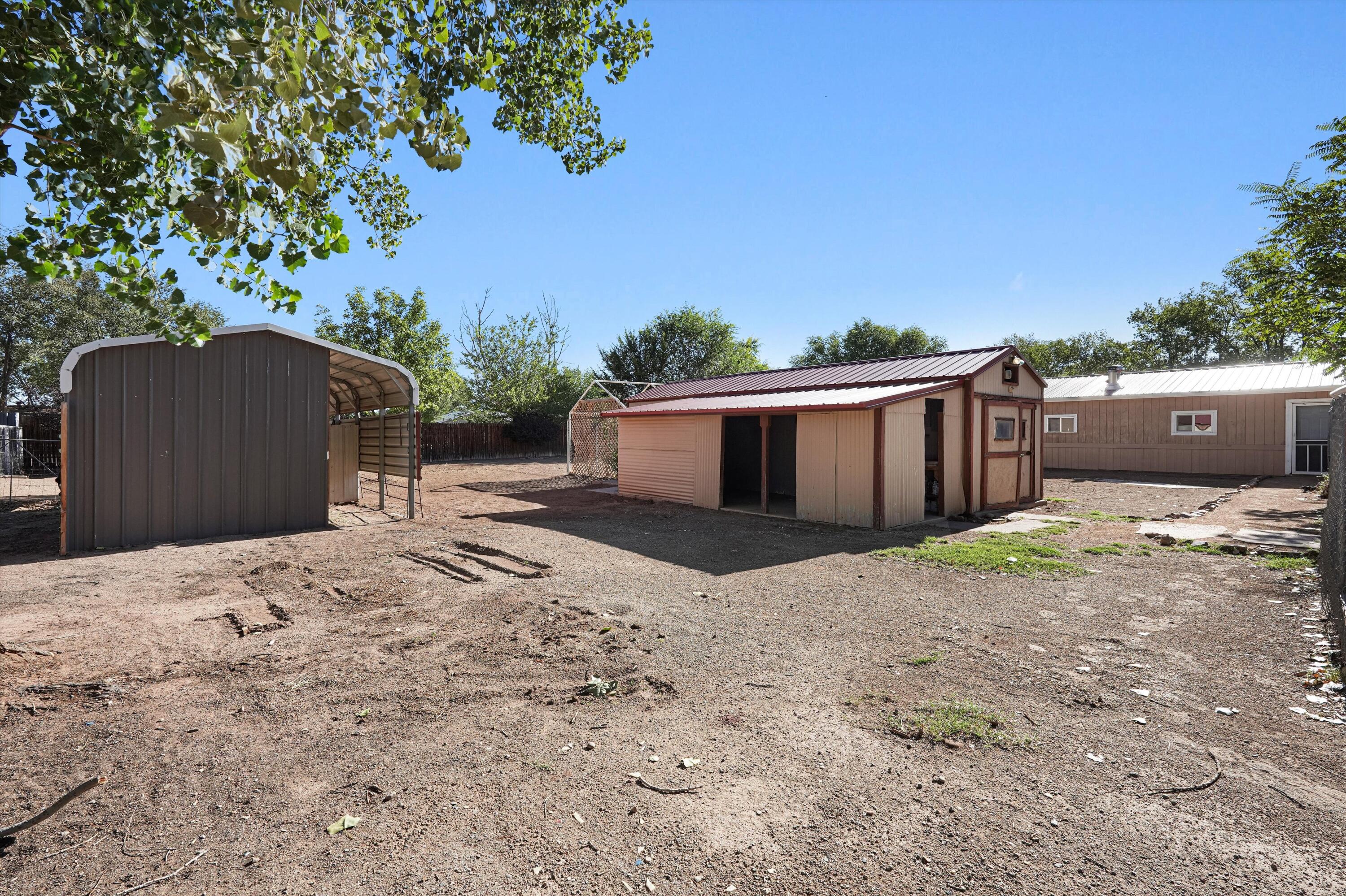 Photo 18 — 1300 Robyn Place SW