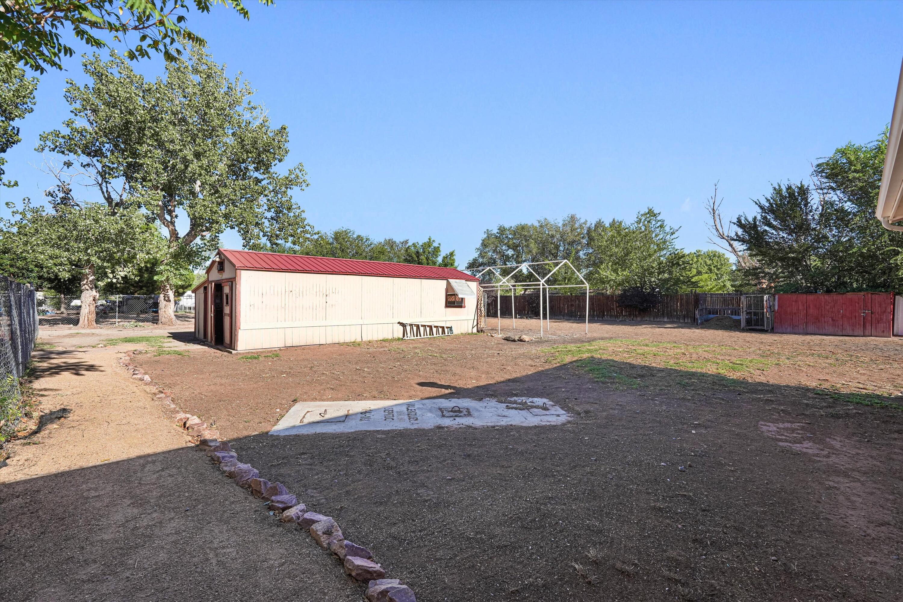 Photo 17 — 1300 Robyn Place SW