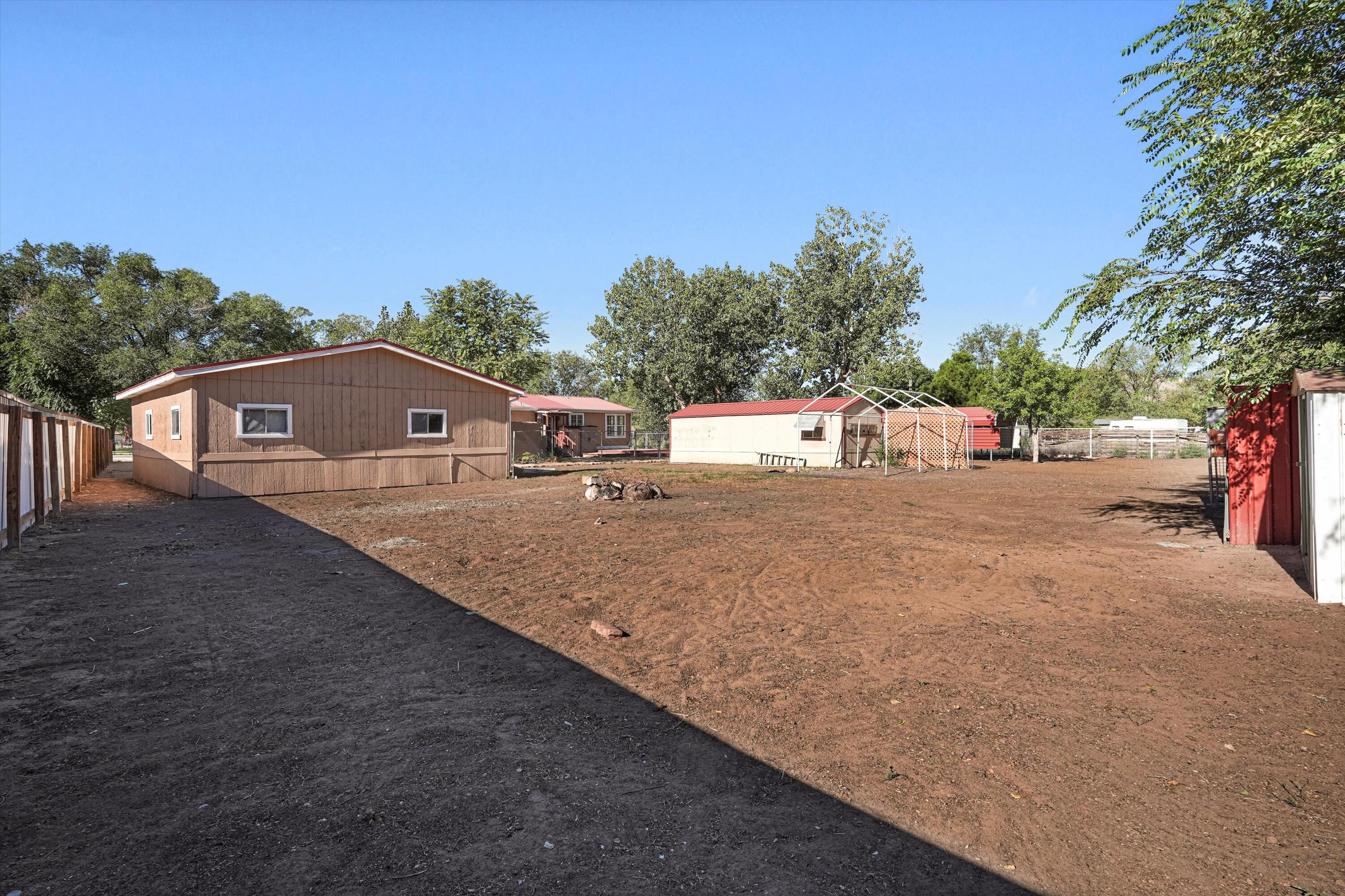 Photo 16 — 1300 Robyn Place SW