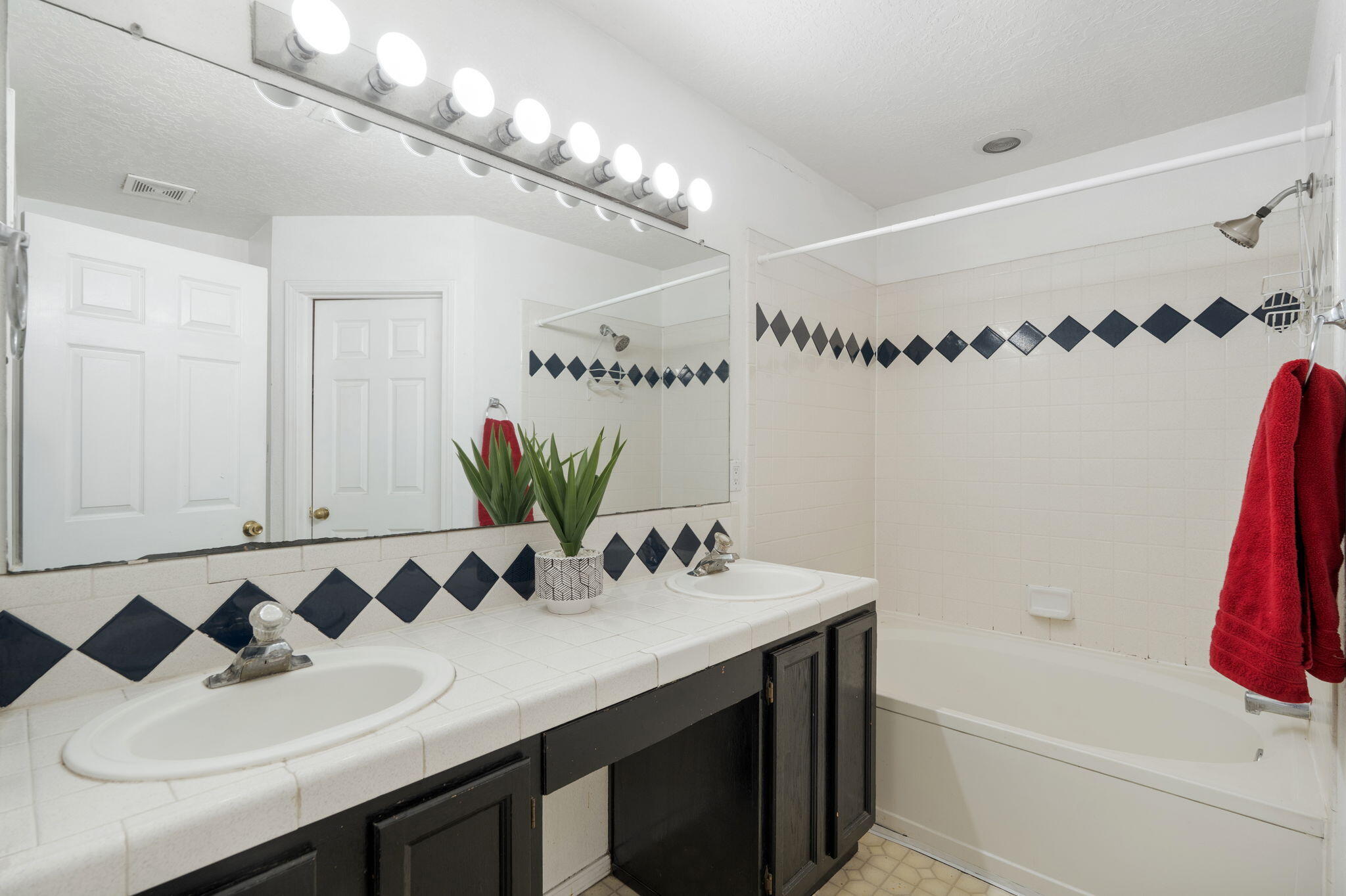 Photo 6 — 1412 Desert Bloom Avenue NW