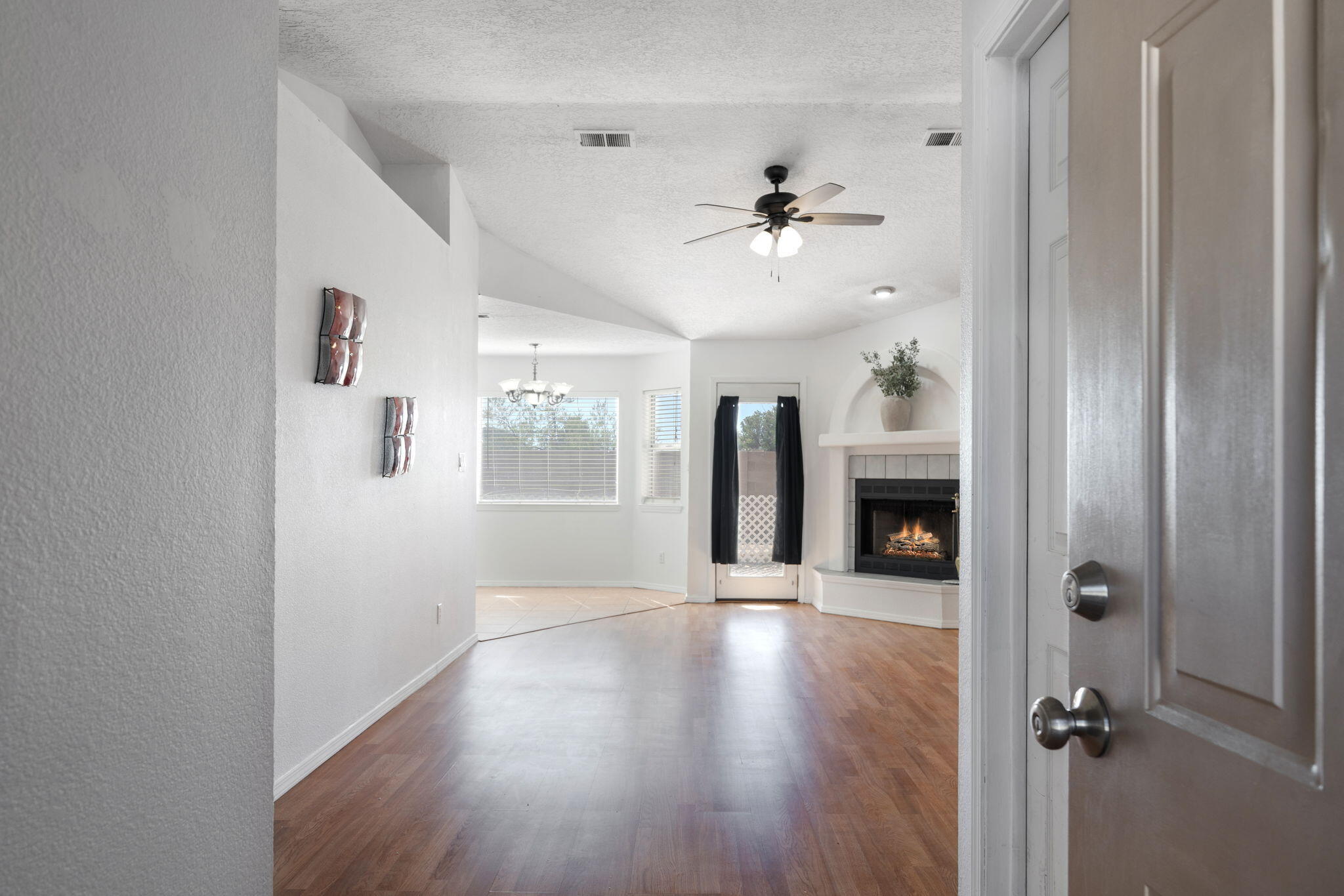 Photo 18 — 1412 Desert Bloom Avenue NW