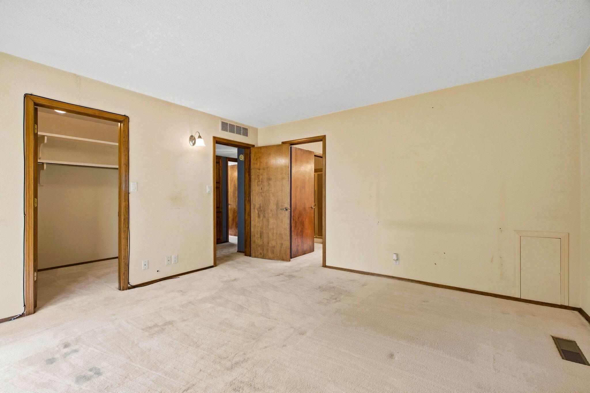 Photo 16 — 7452 Burlison Drive NE
