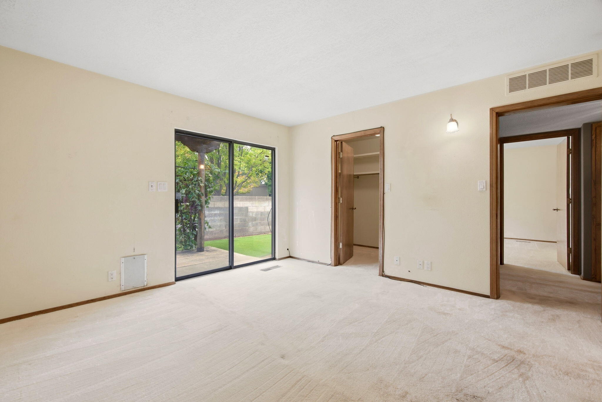 Photo 15 — 7452 Burlison Drive NE