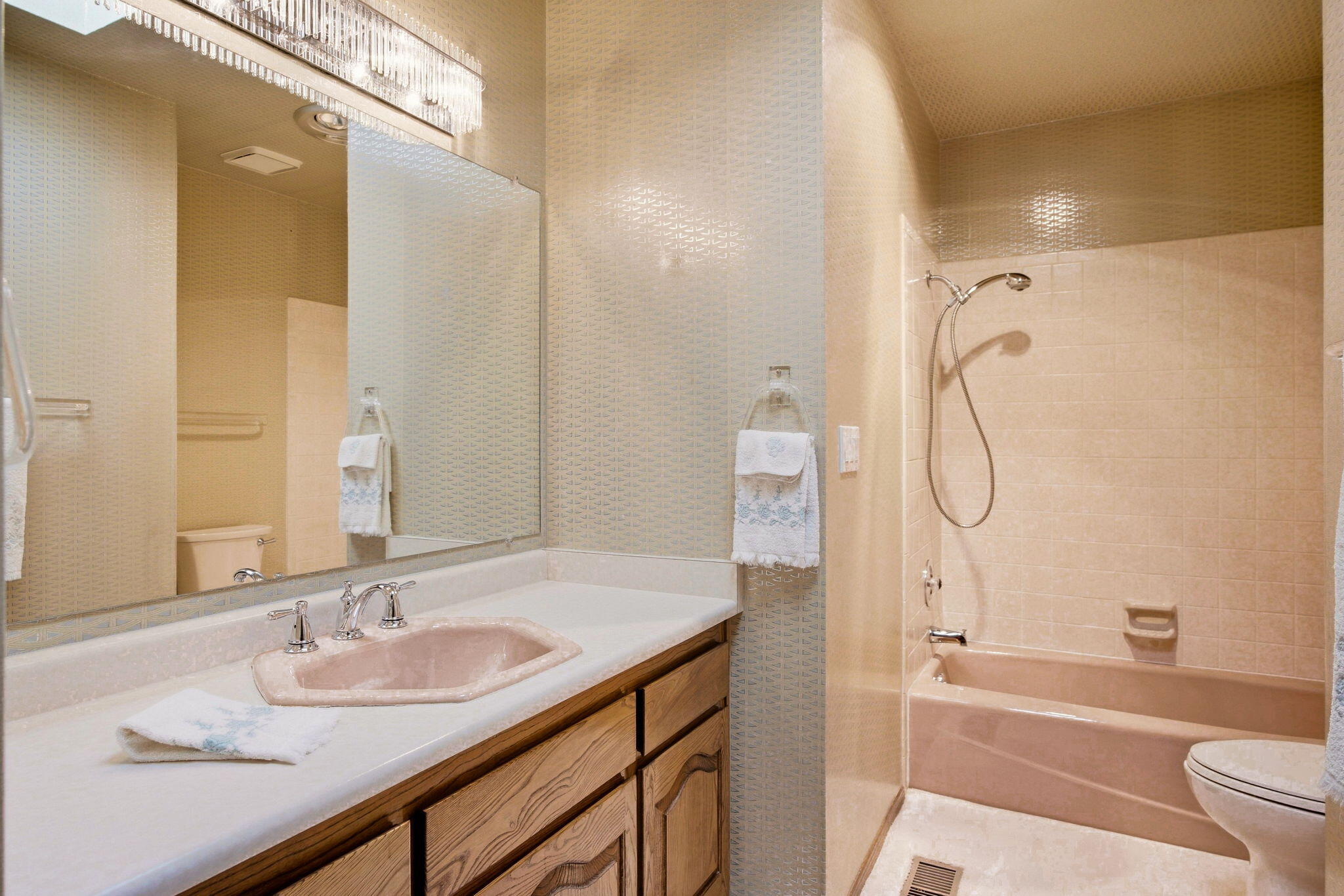 Photo 9 — 7452 Burlison Drive NE