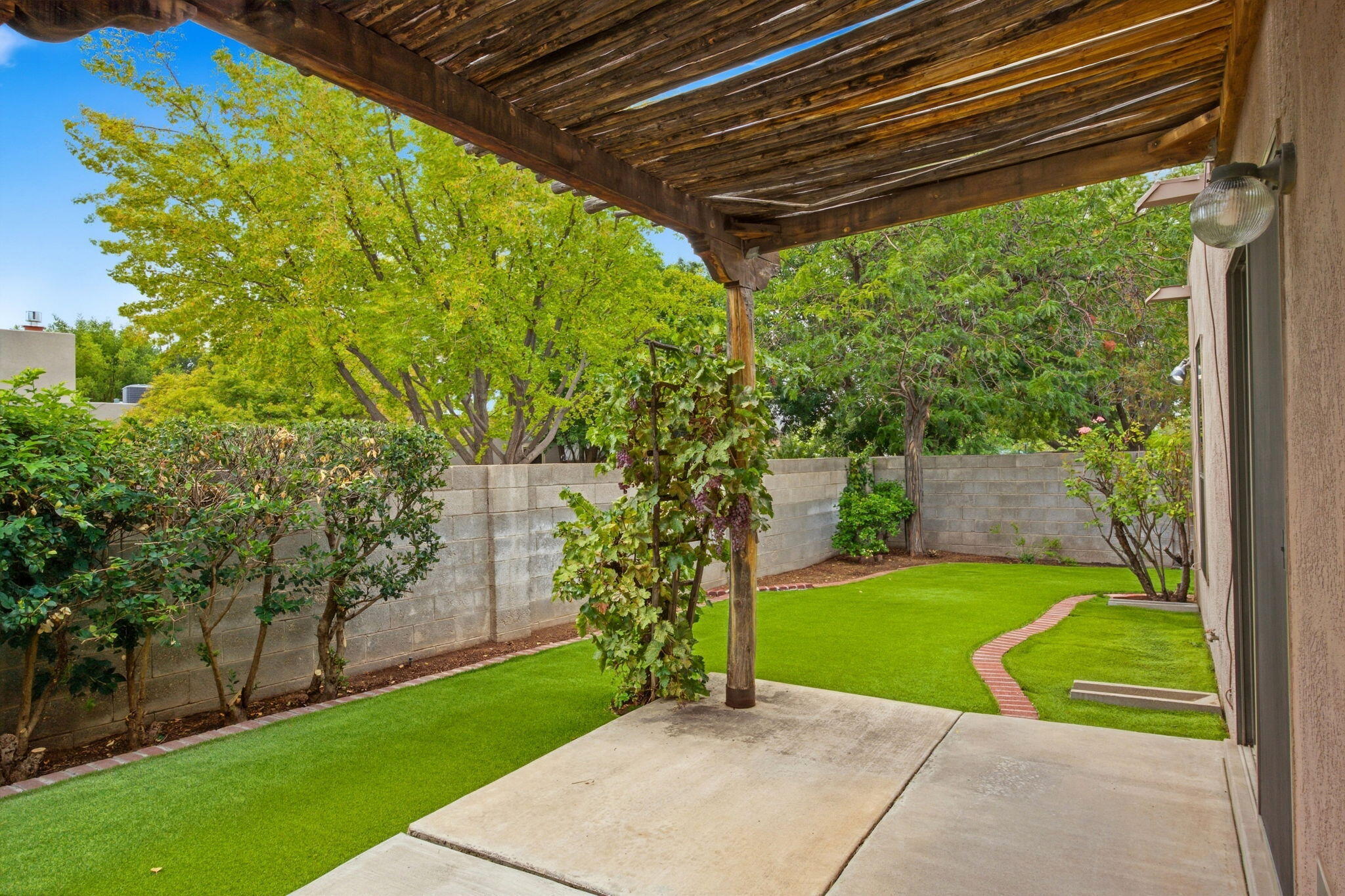 Photo 7 — 7452 Burlison Drive NE