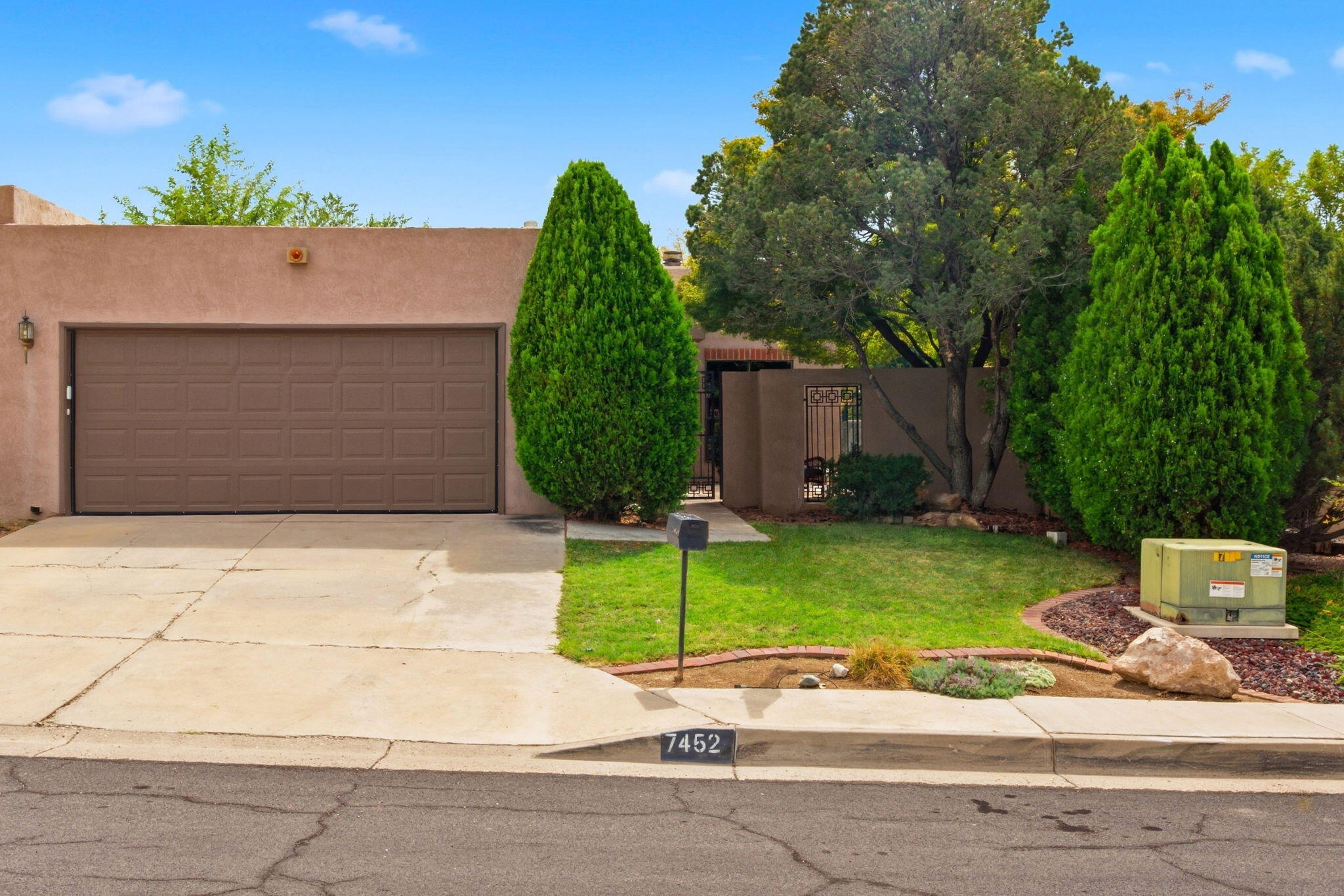 Photo 4 — 7452 Burlison Drive NE