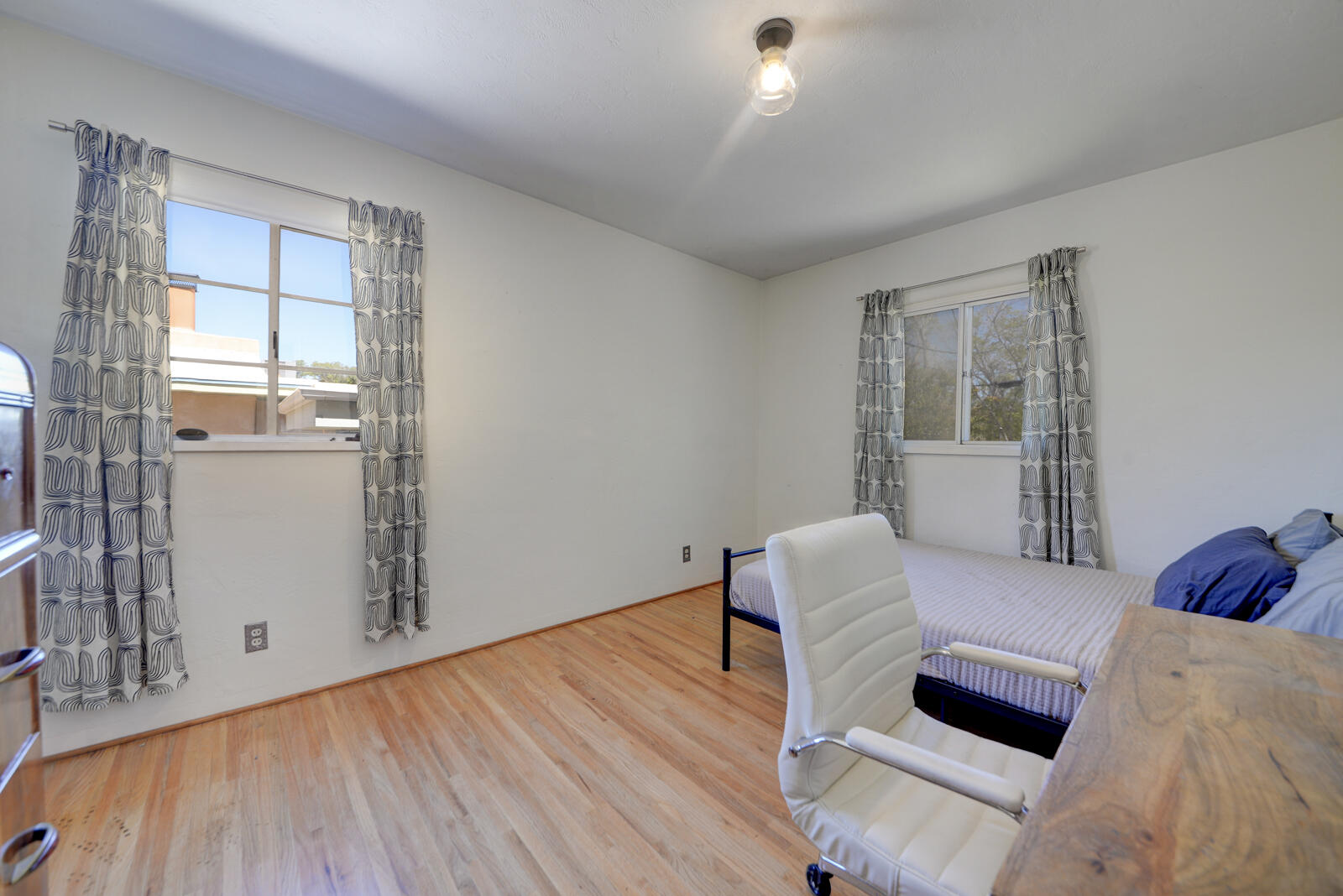 Photo 15 — 432 Montclaire Drive SE