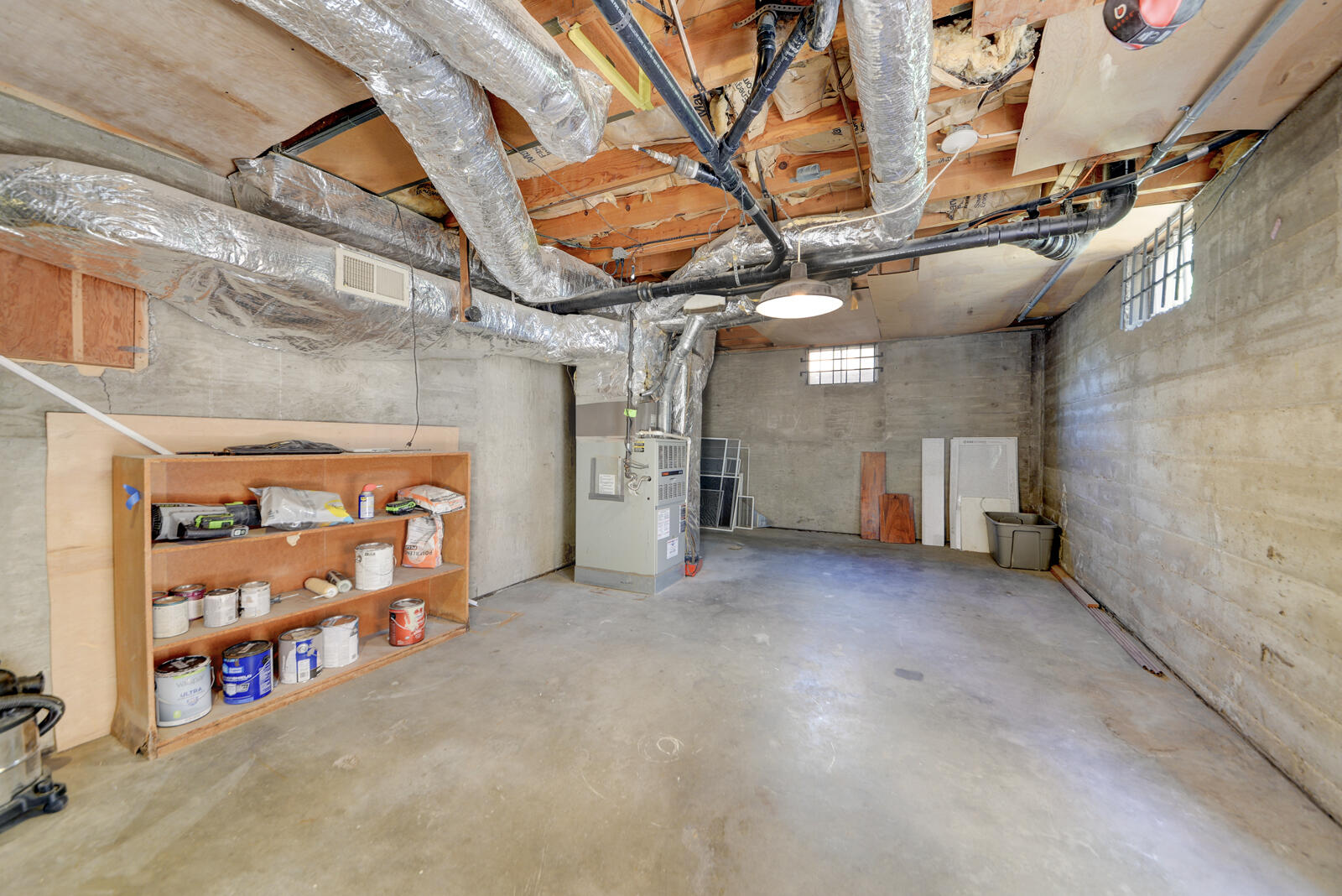 Photo 11 — 432 Montclaire Drive SE