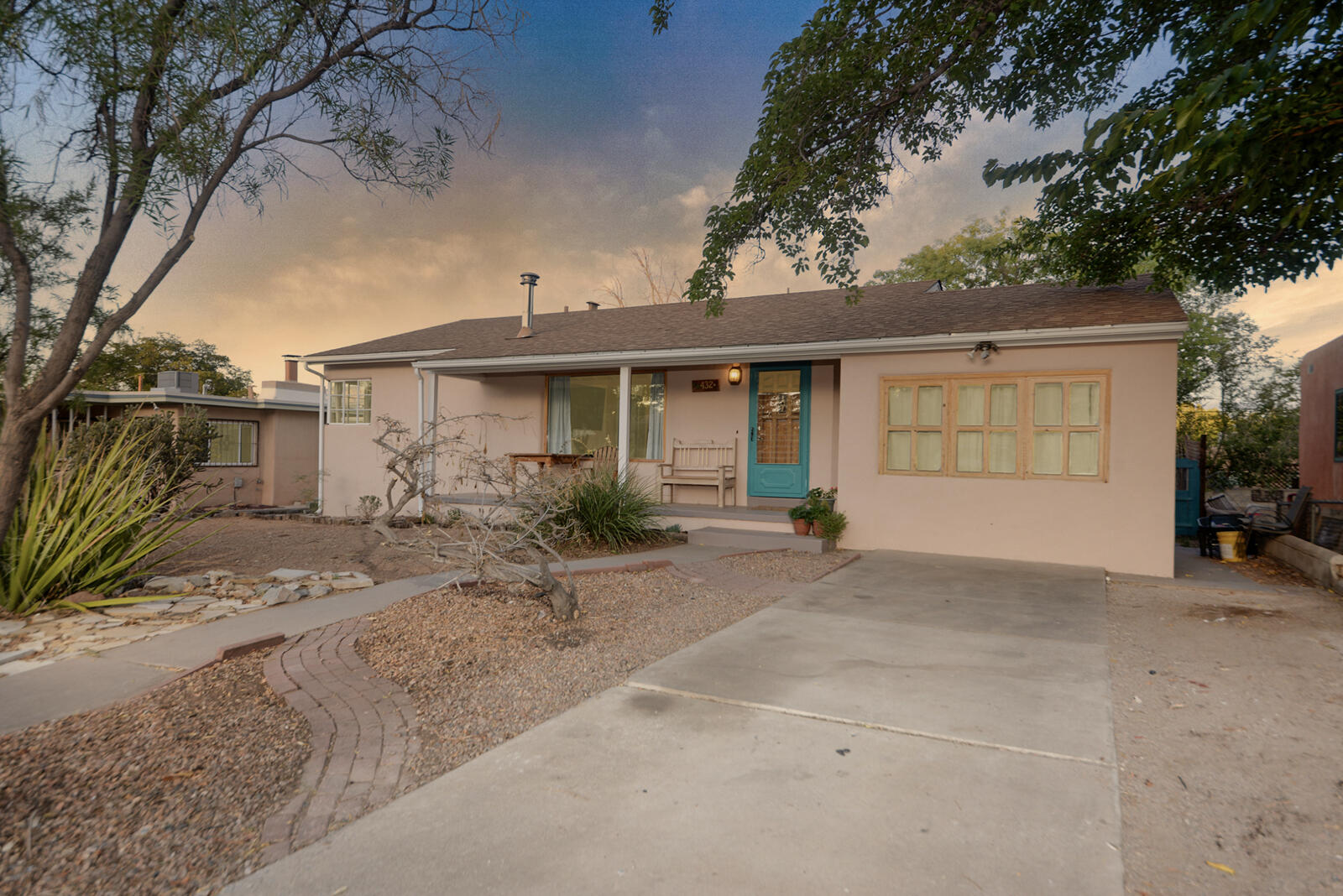 Photo 4 — 432 Montclaire Drive SE