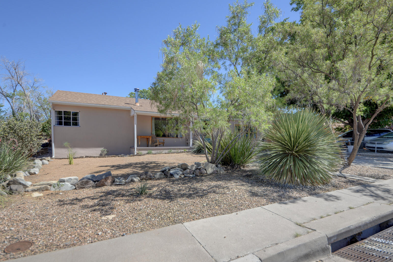Photo 2 — 432 Montclaire Drive SE