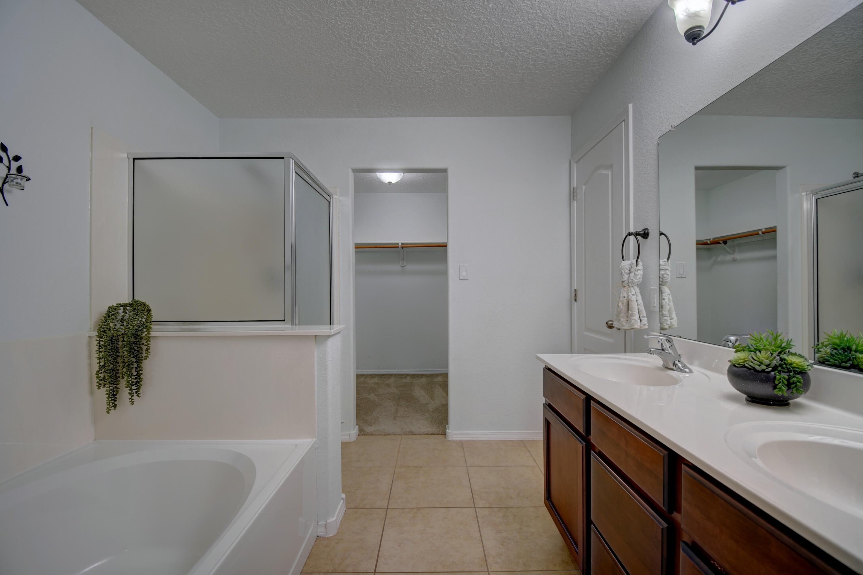 Photo 4 — 8220 Chilte Pine Road NW
