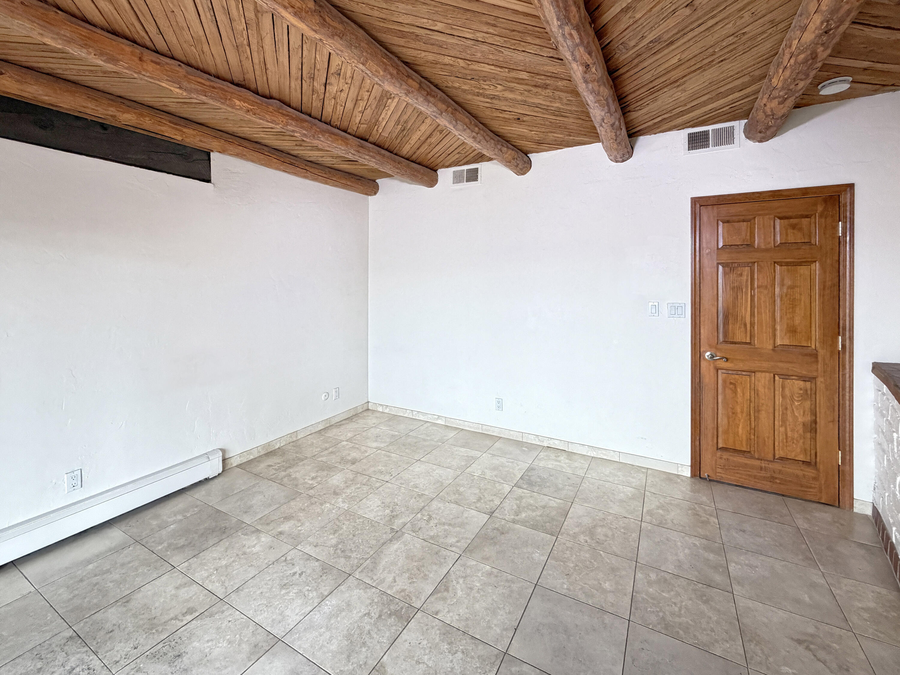 Photo 17 — 302 Villa Verde Drive SE