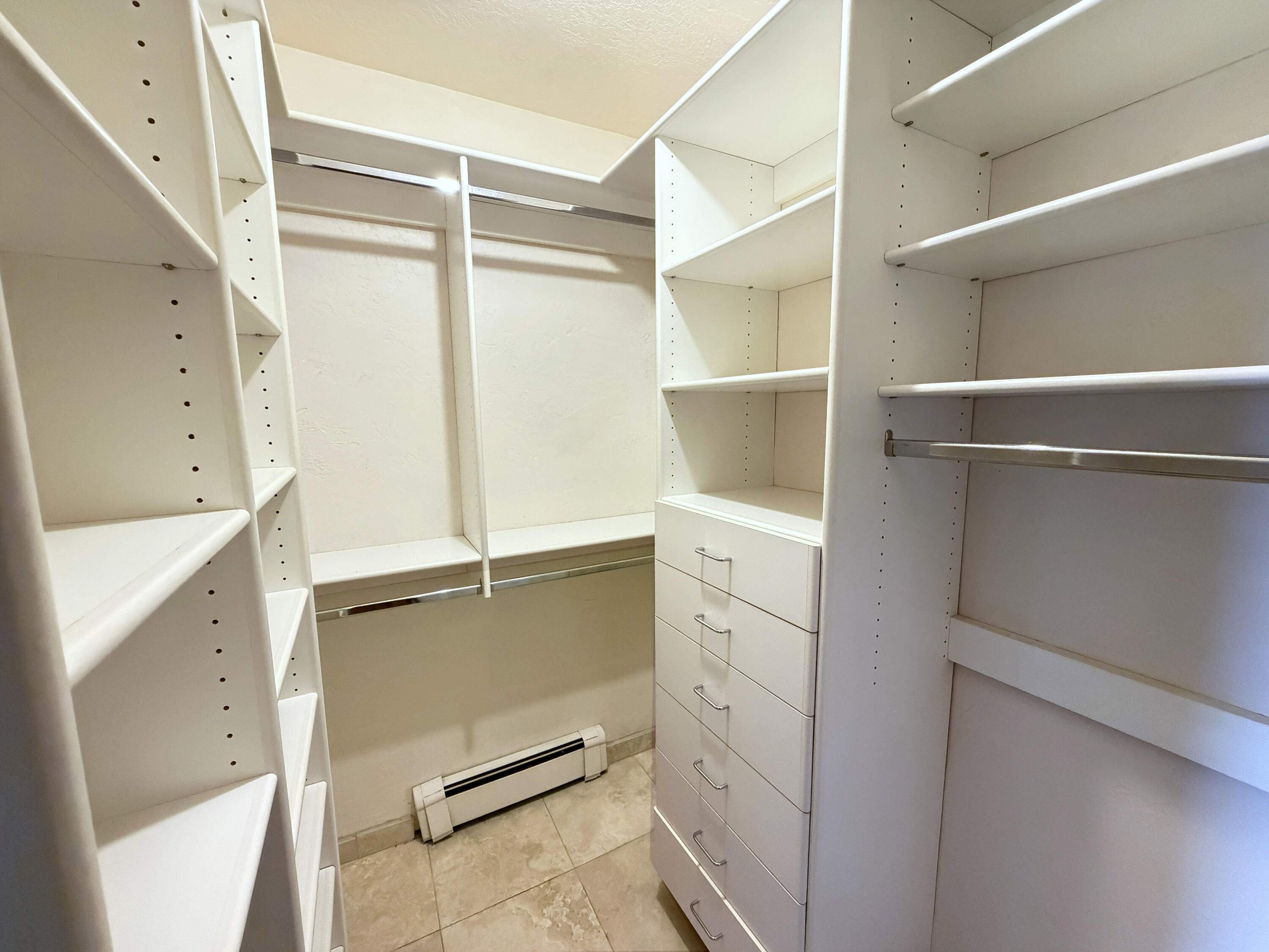 Photo 12 — 302 Villa Verde Drive SE