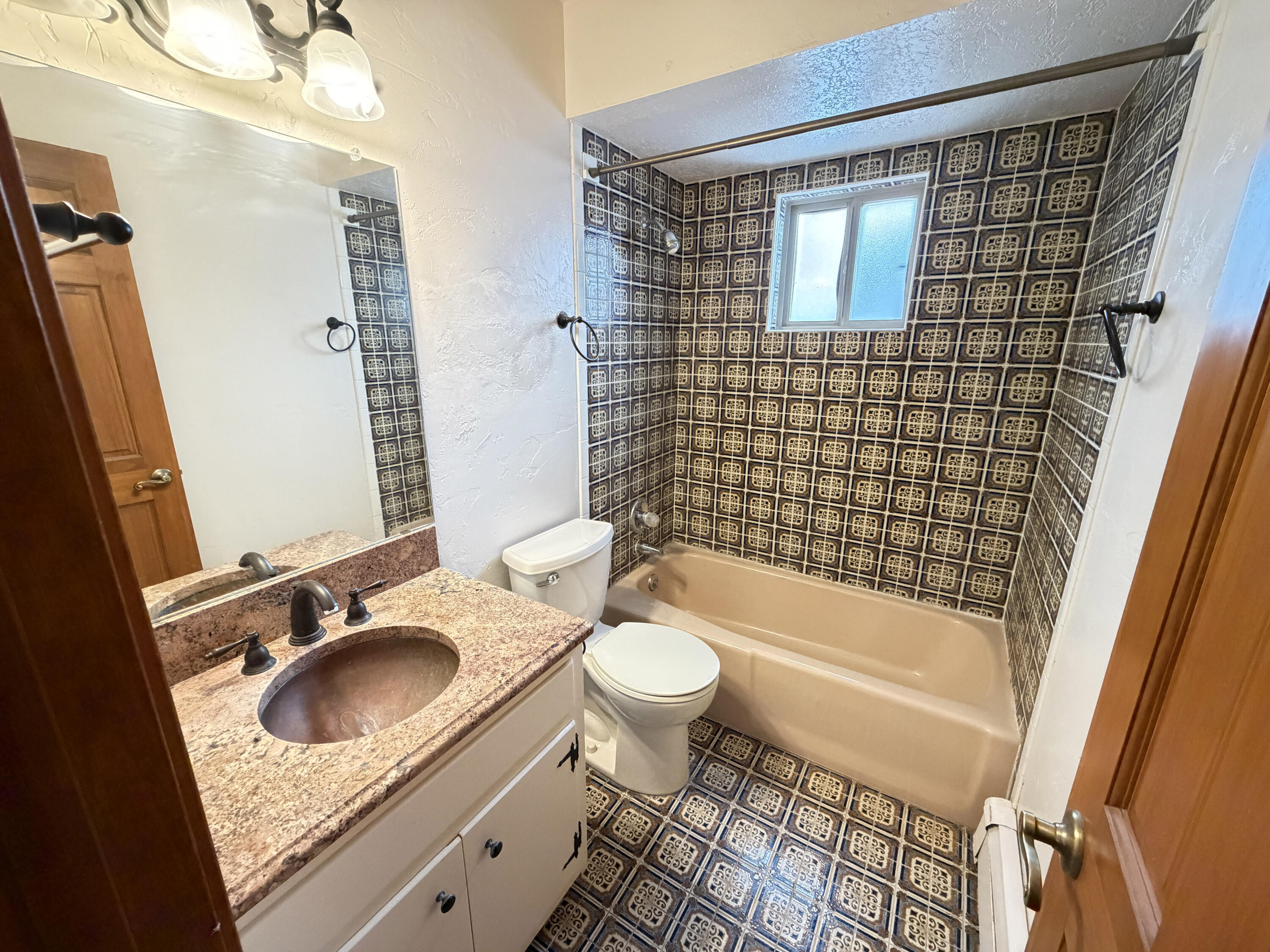 Photo 10 — 302 Villa Verde Drive SE