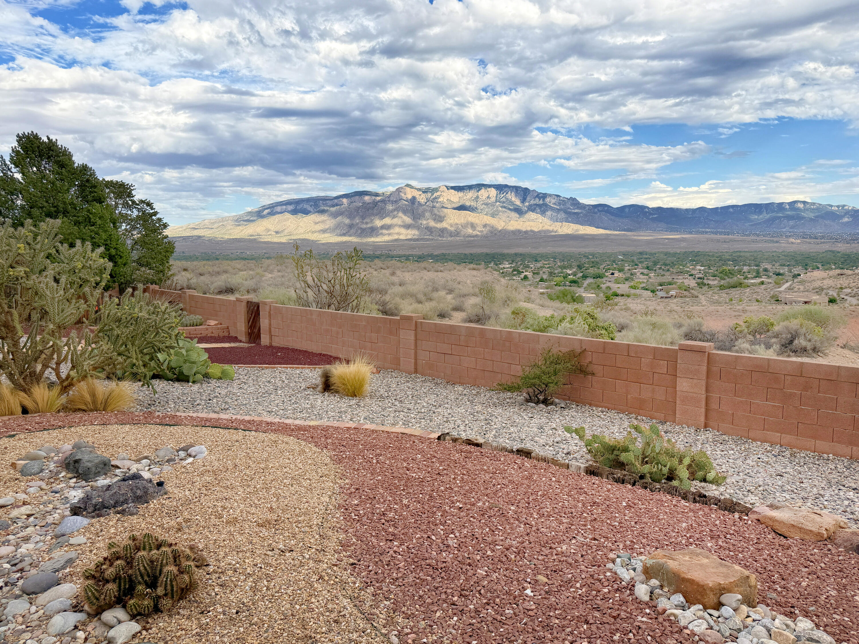 Photo 7 — 302 Villa Verde Drive SE