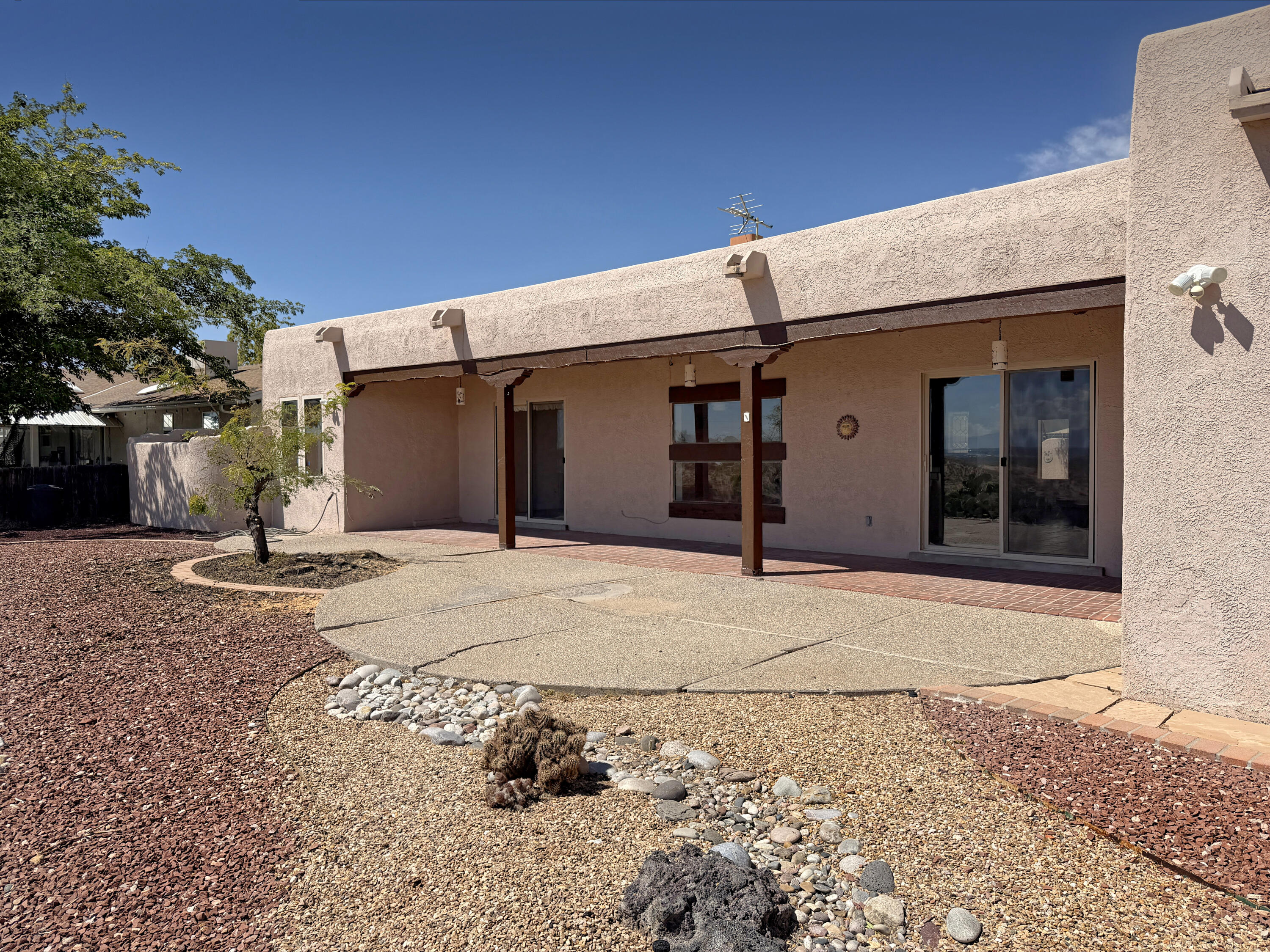 Photo 5 — 302 Villa Verde Drive SE