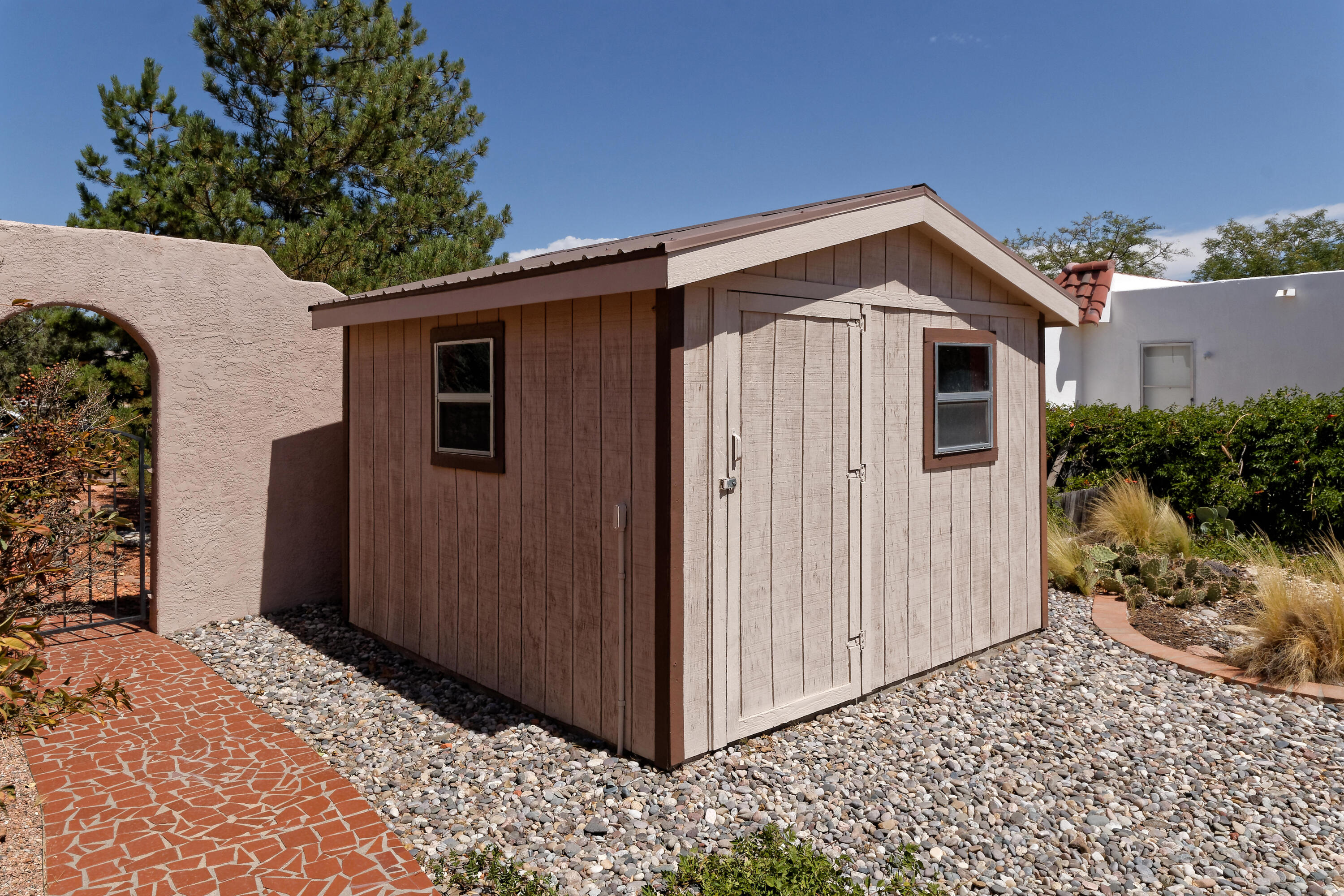 Photo 2 — 302 Villa Verde Drive SE