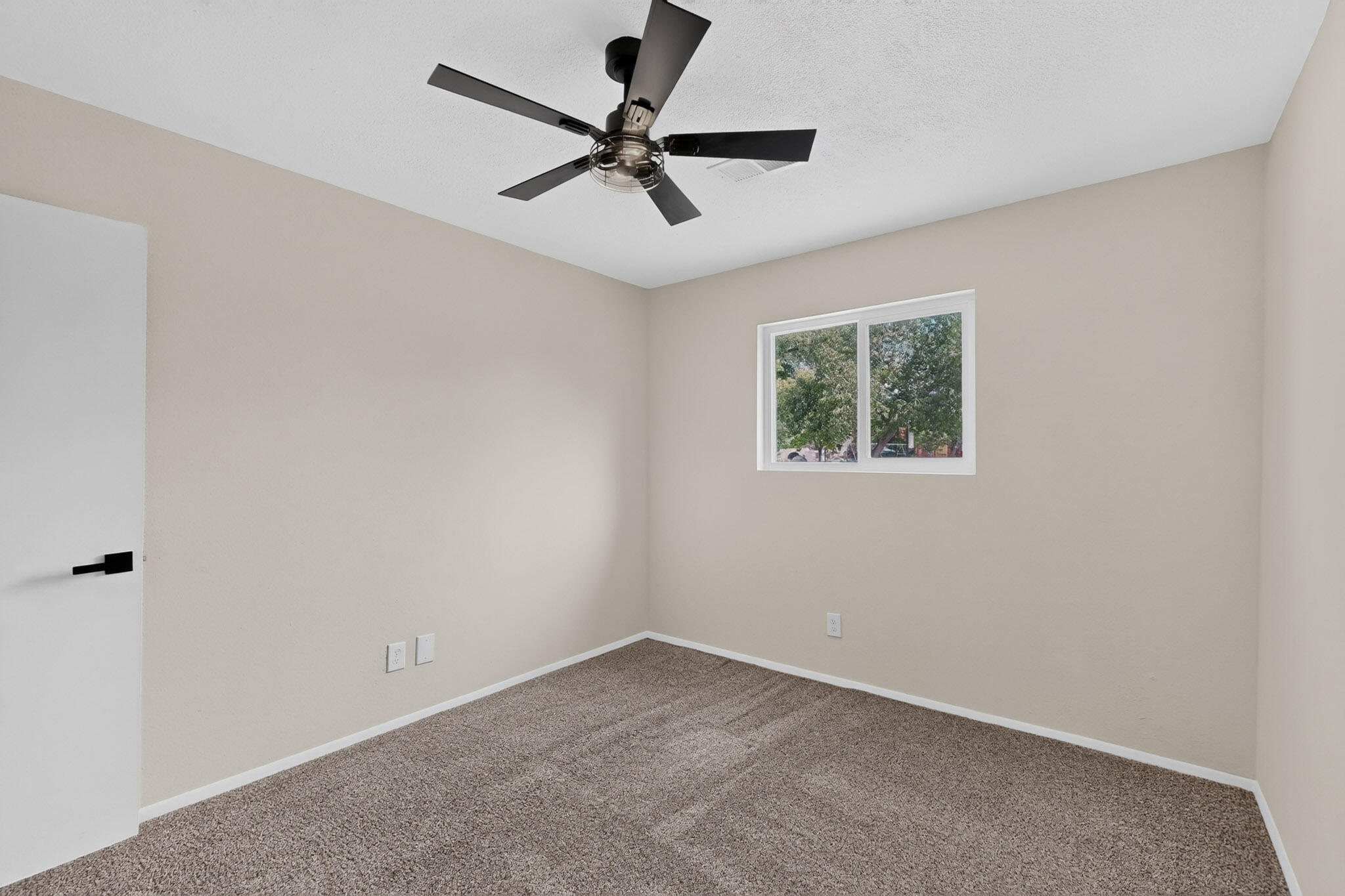 Photo 18 — 4611 Valley Park Drive SW