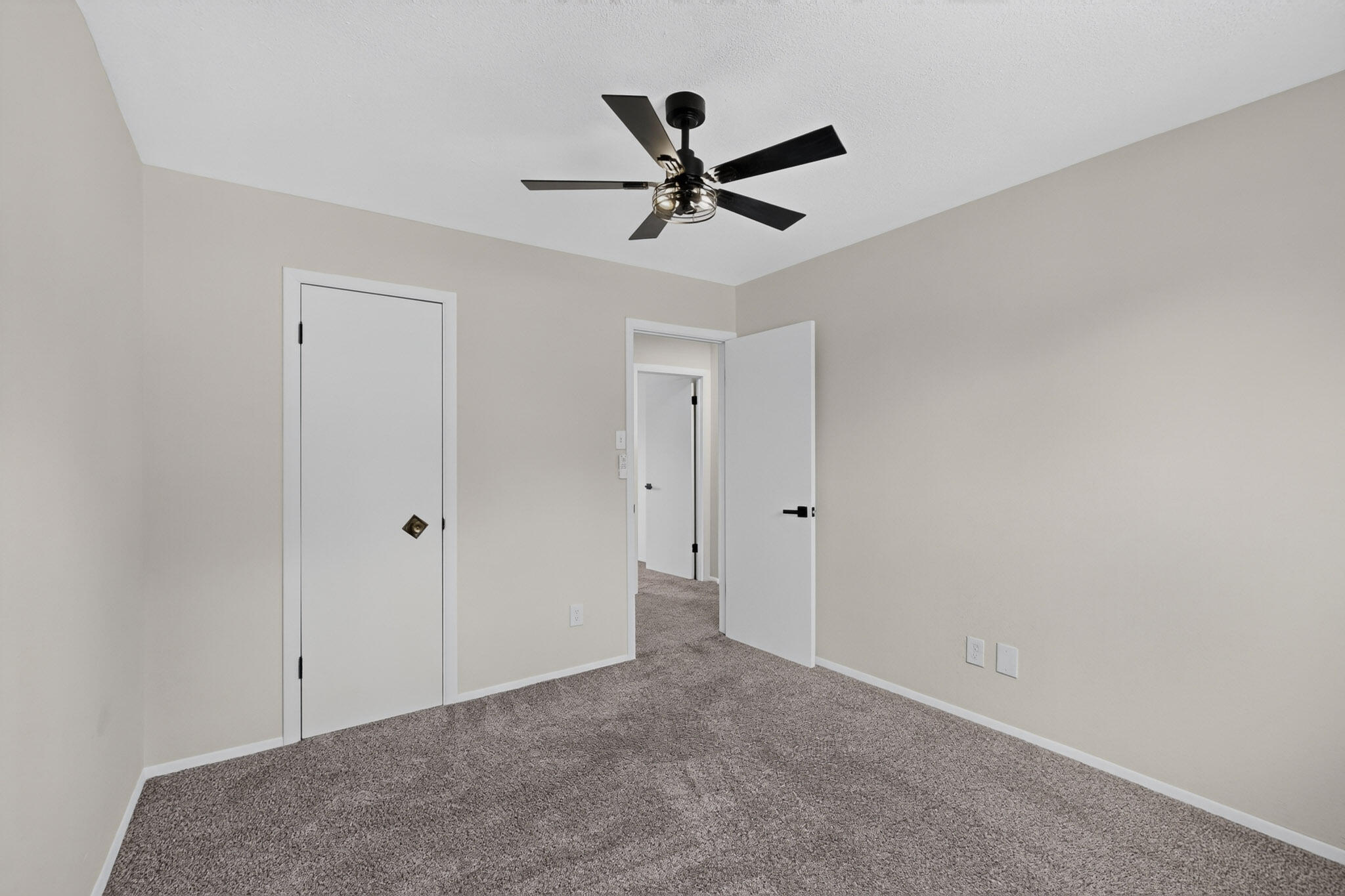 Photo 17 — 4611 Valley Park Drive SW