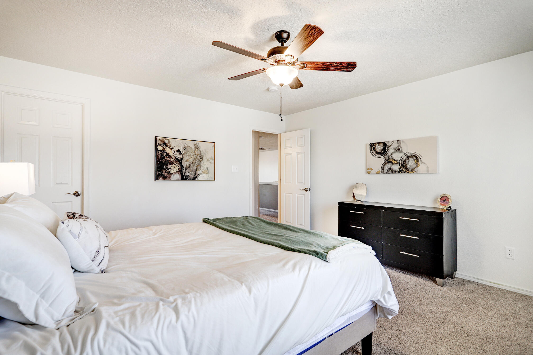 Photo 12 — 1090 Festival Road NW