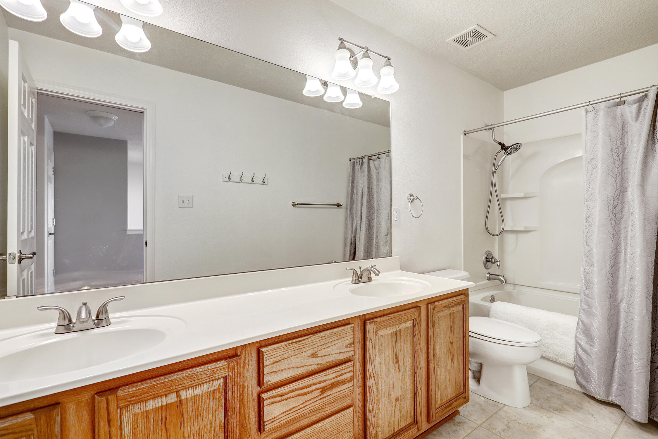 Photo 11 — 1090 Festival Road NW