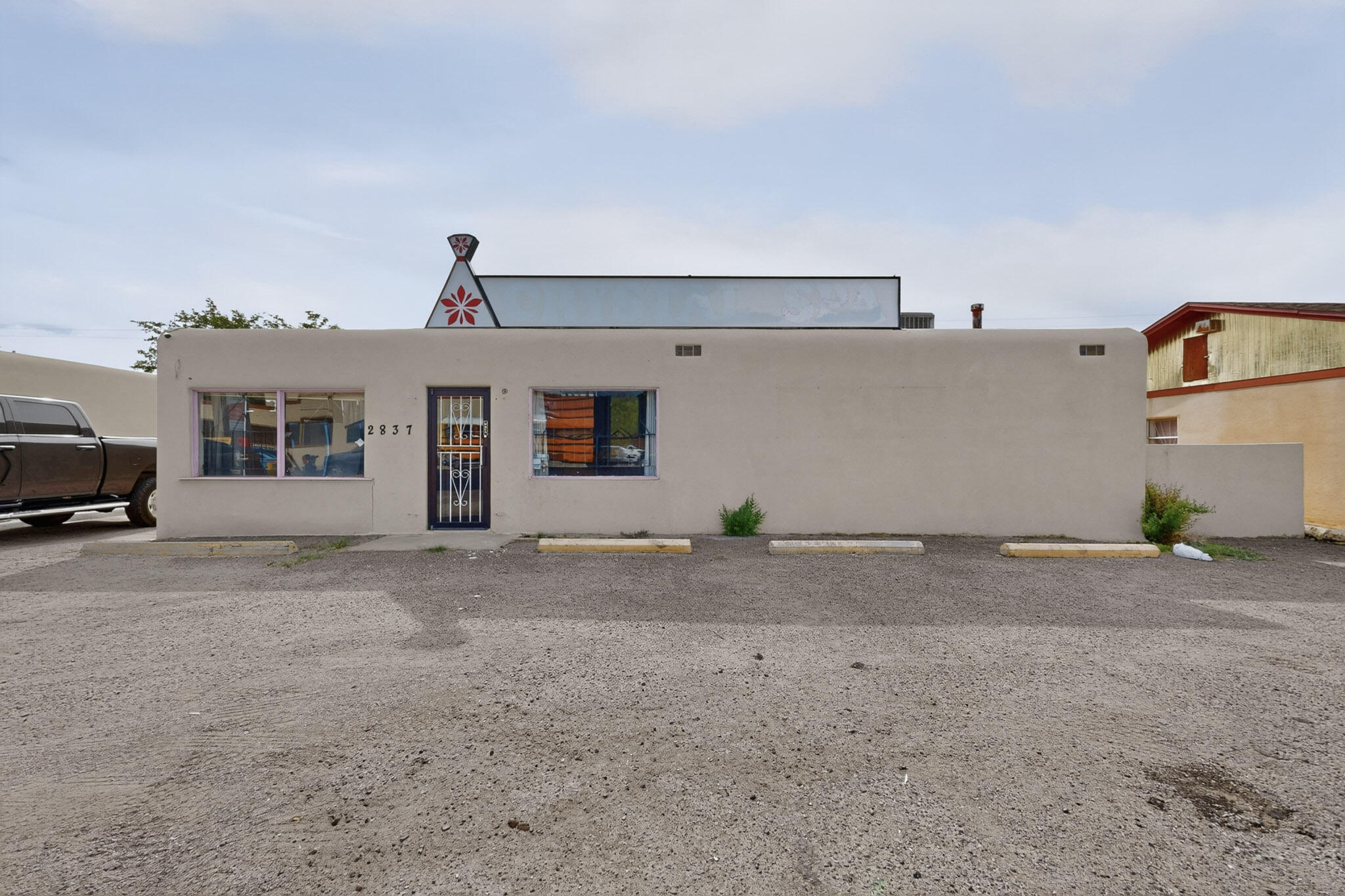 2837 San Mateo Boulevard NE