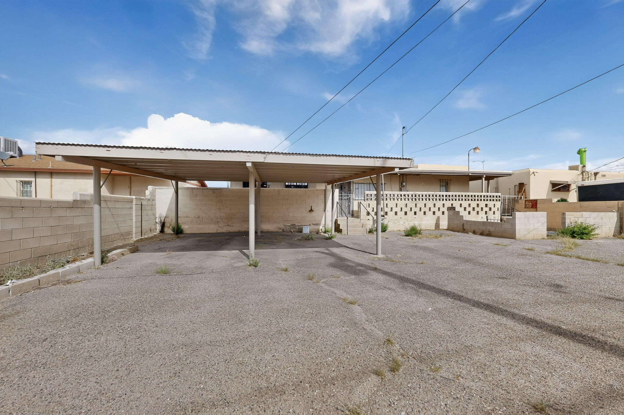 Photo 4 — 2837 San Mateo Boulevard NE