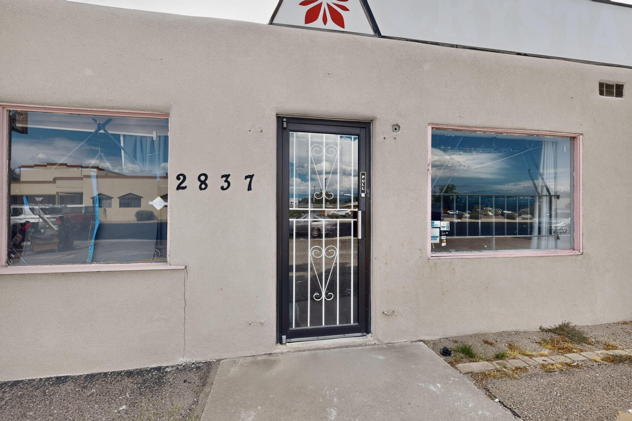 Photo 15 — 2837 San Mateo Boulevard NE