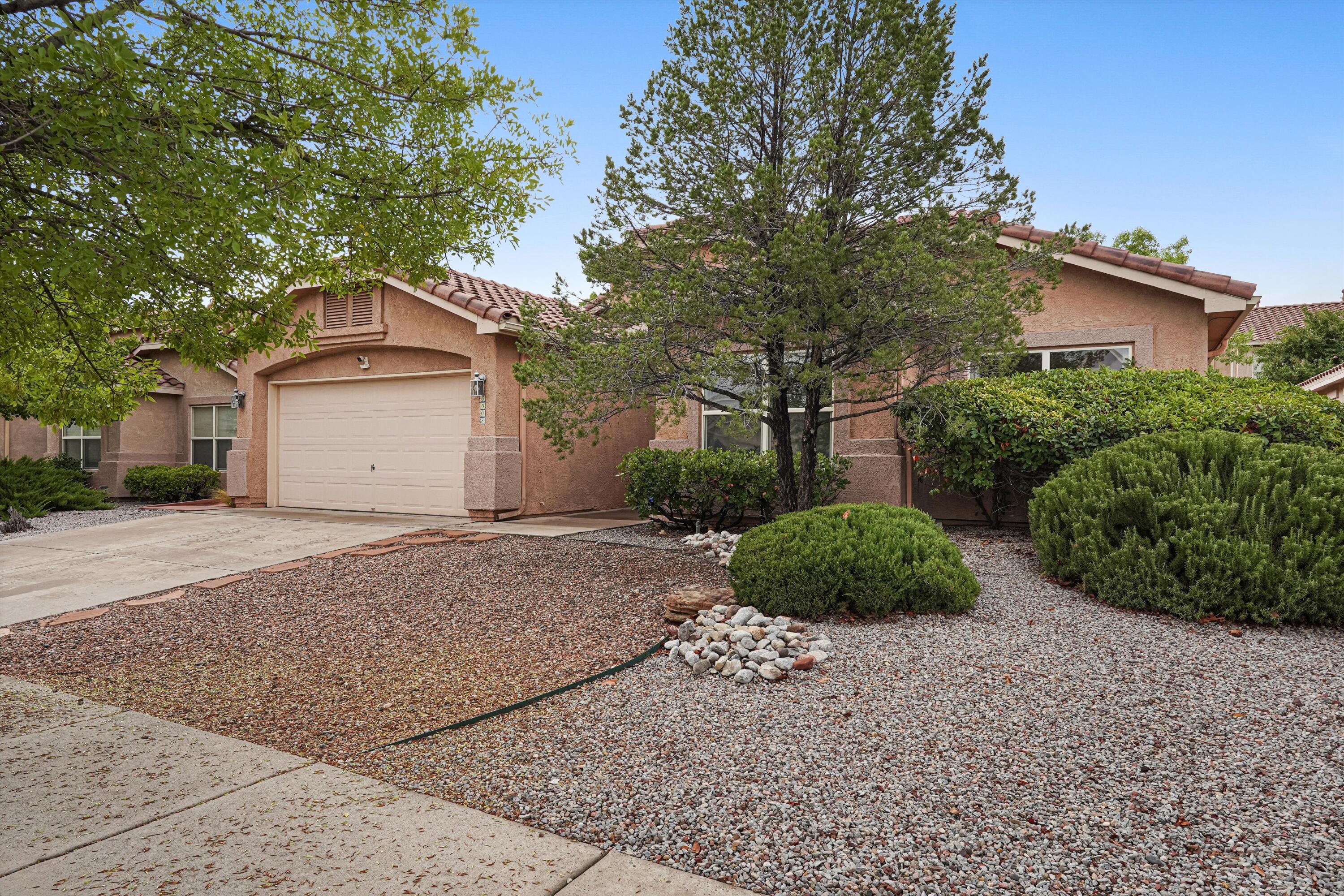 6008 Arrow Point Road NW, Albuquerque, NM 87120