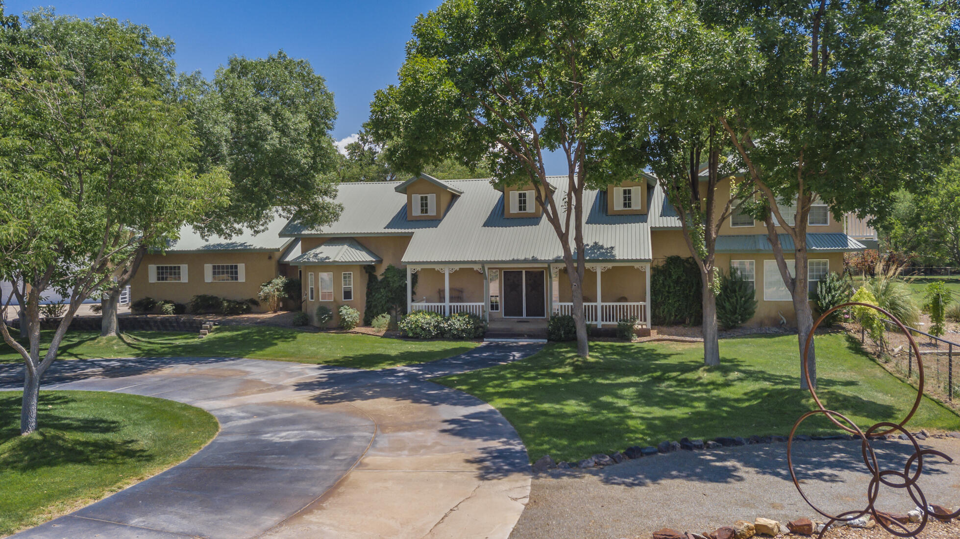 220 Del Norte Court, Bosque Farms, NM 87068